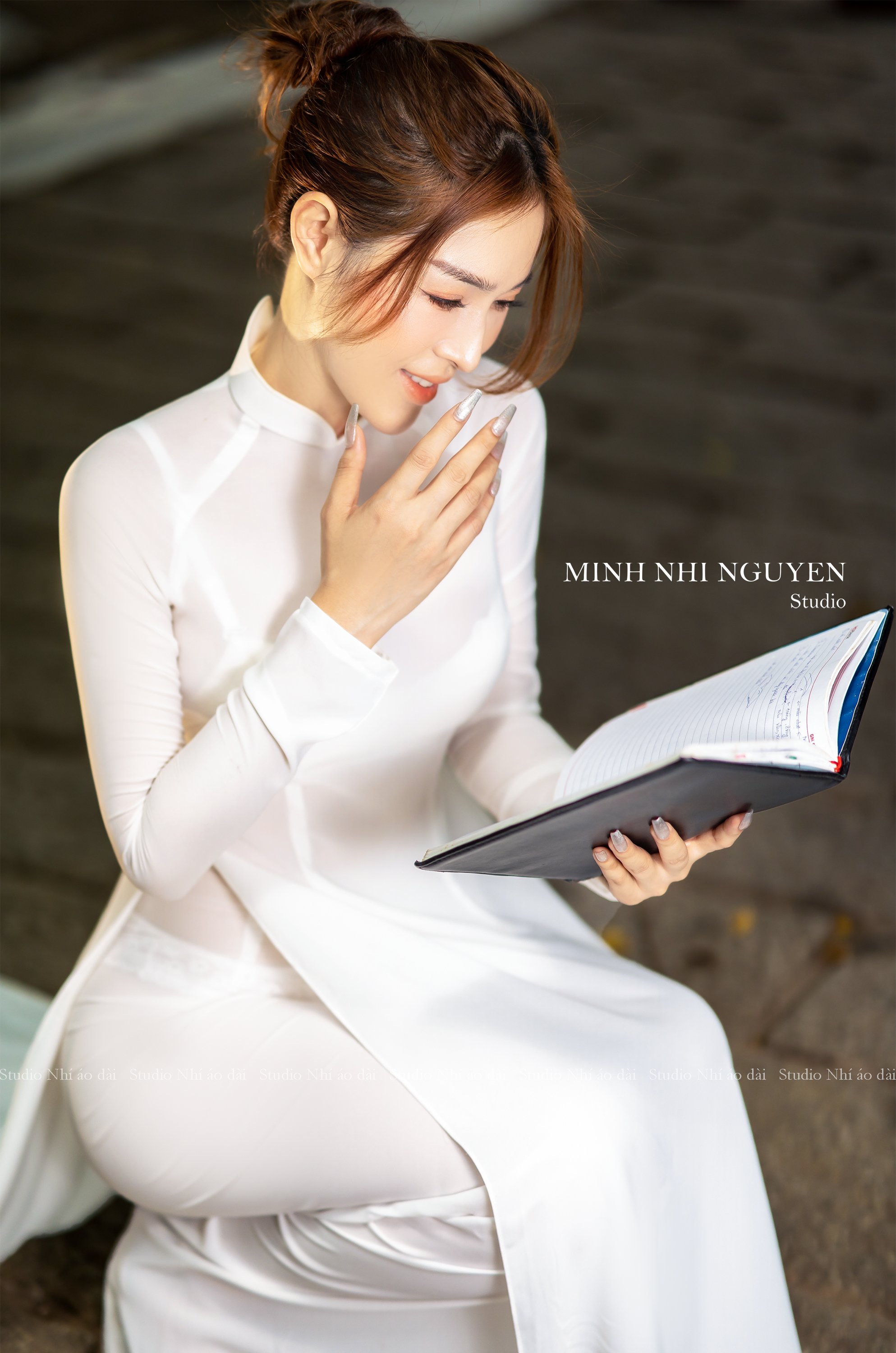 Áo dài trắng người đẹp sân trường hiện đại [KN5KJW]