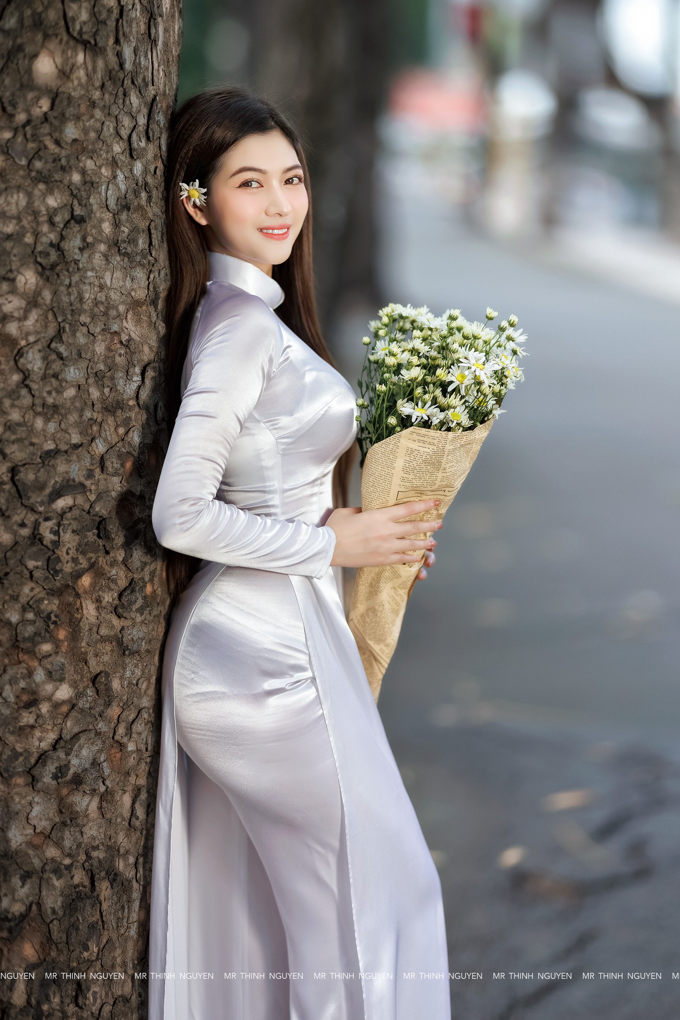 Áo dài trắng hot girl hoa nét Việt [K4D6VS]
