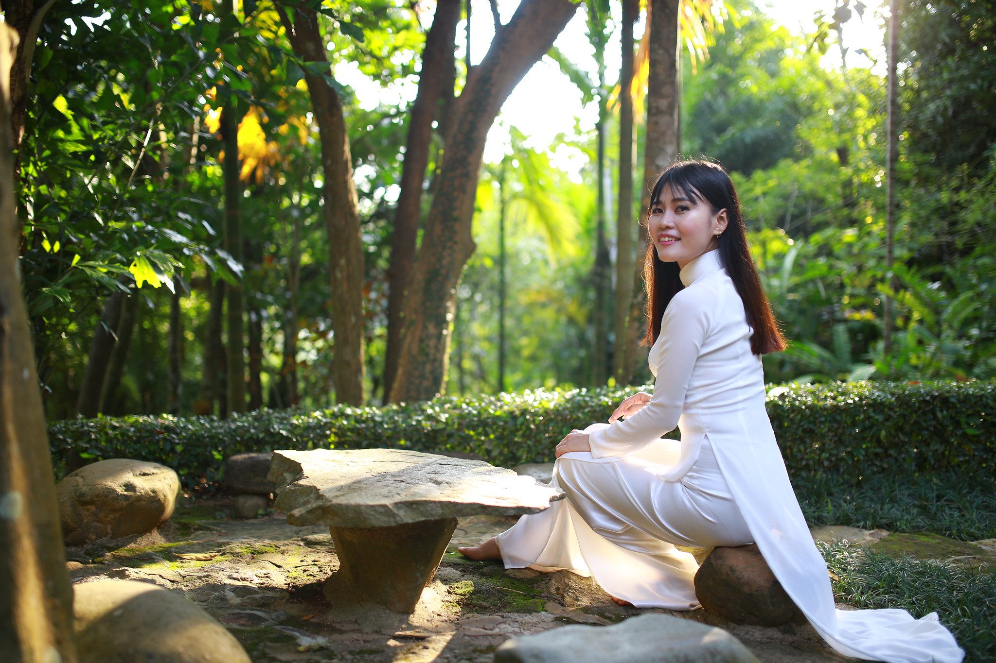 Áo dài trắng thanh lịch nắng [L8QXYZ]