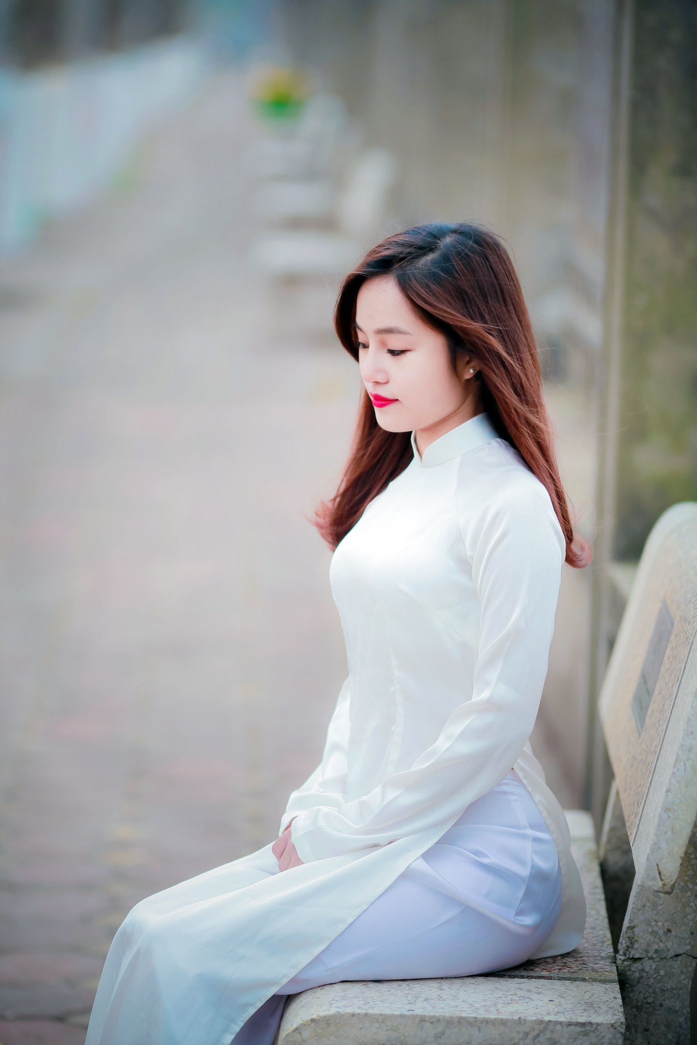Áo dài trắng truyền thống [UXLPKX]