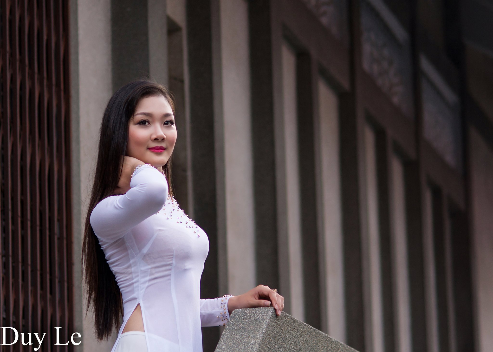 Girl xinh áo dài trắng nổi bật thướt tha [NZCE6B]