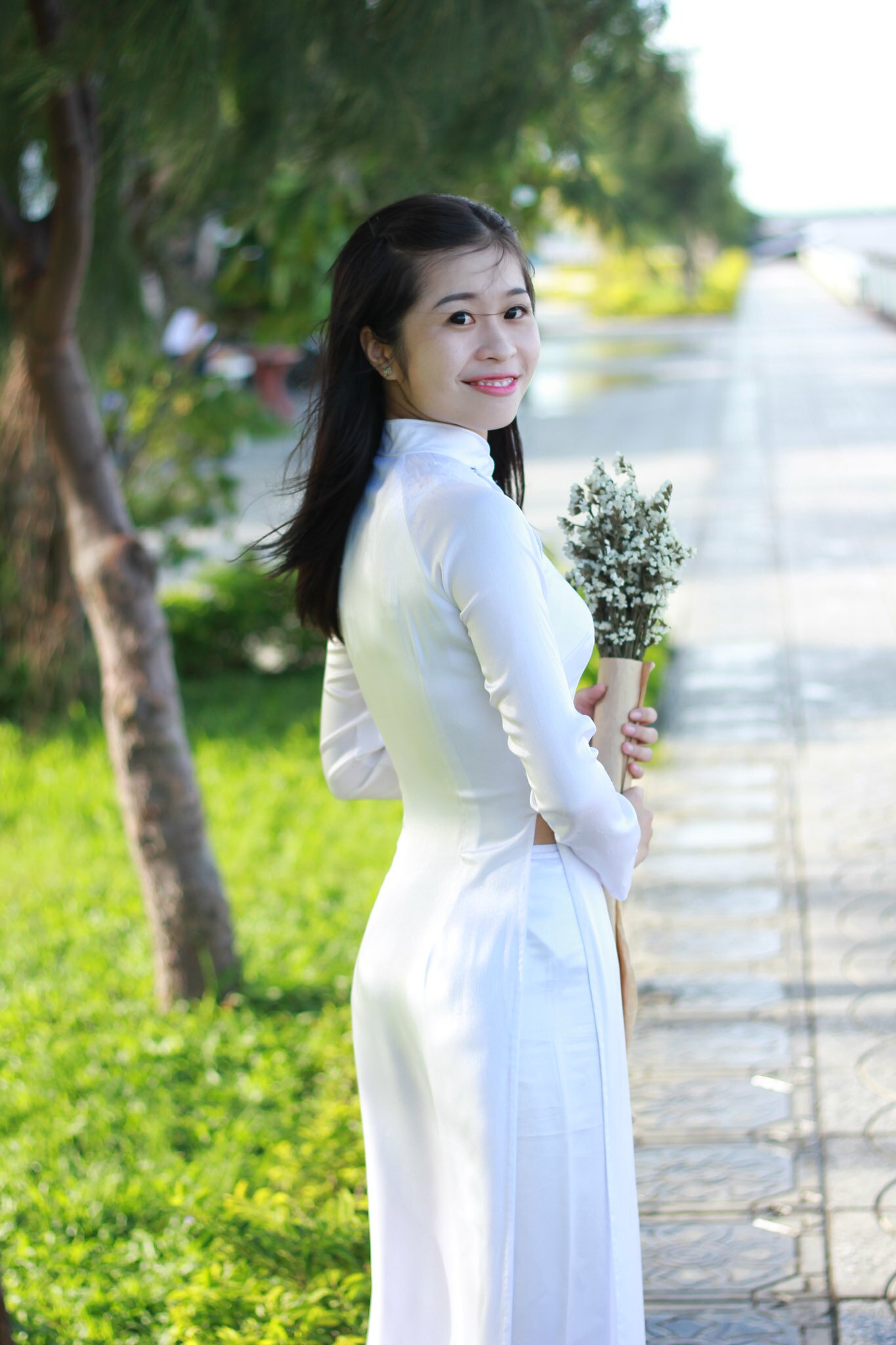 Áo dài trắng đậm chất Việt áo dài trắng [7WINUS]
