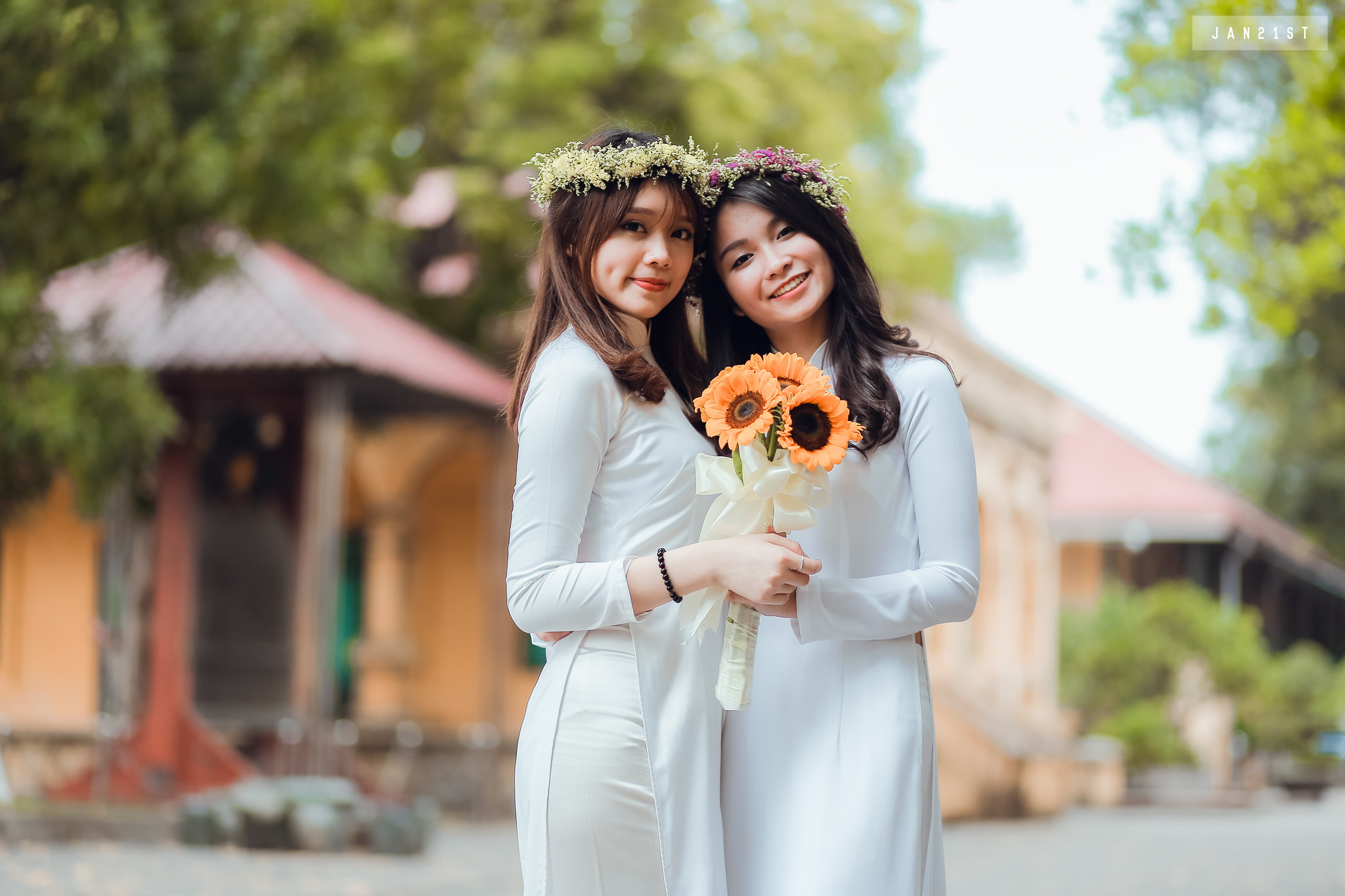 Hút hồn áo dài trắng chị chị em em [JXIO3B]
