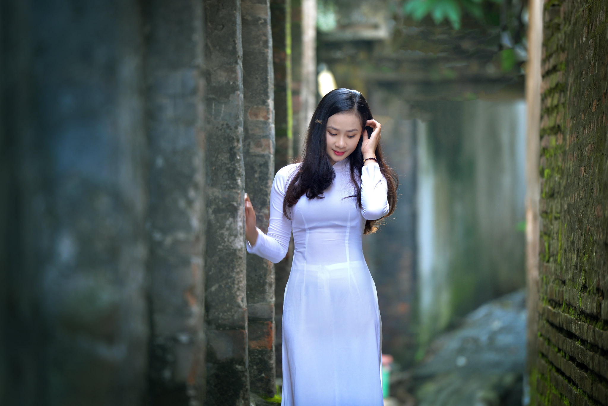 Hình ảnh áo dài trắng dịu dàng cổ kính [BI59PX]