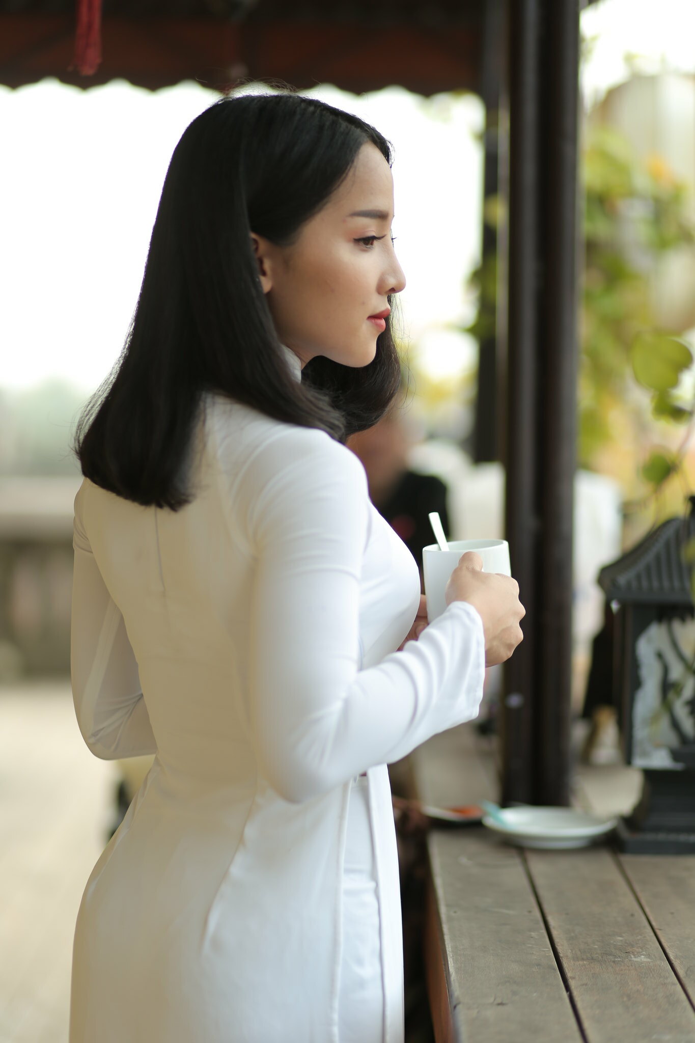 Quý phái áo dài trắng [ZFUR3L]