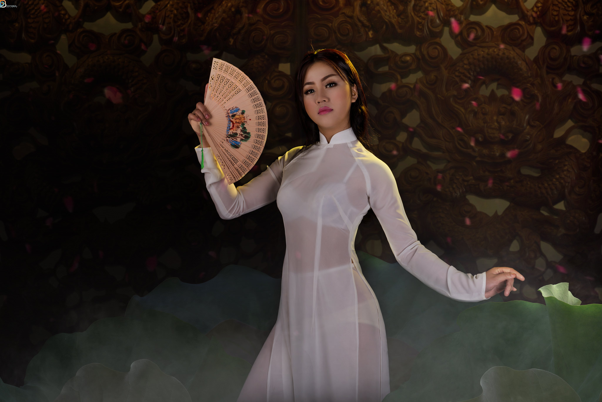 Nữ tính áo dài trắng cổ kính [T3623C]