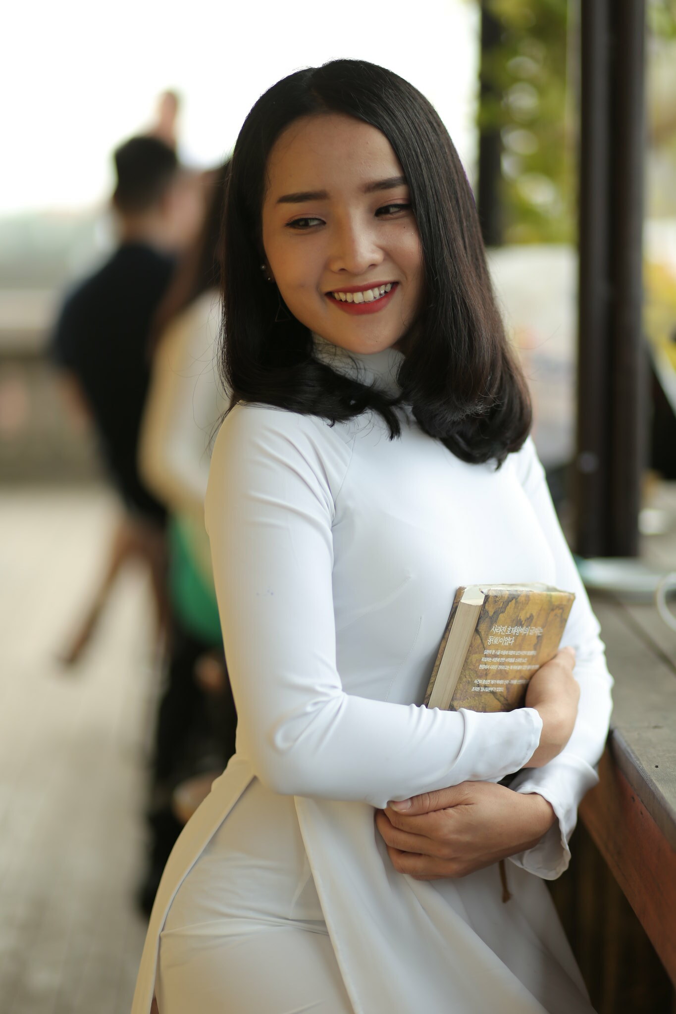Áo dài trắng đằm thắm nuột [MH5CKB]