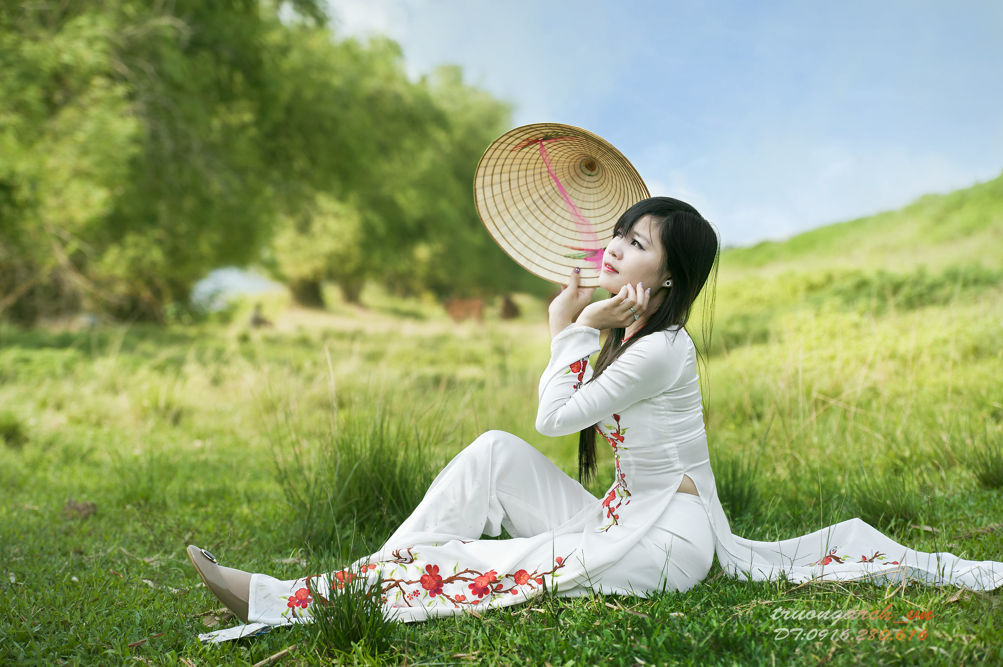 Hài hòa áo dài trắng nón lá [Q15DUK]