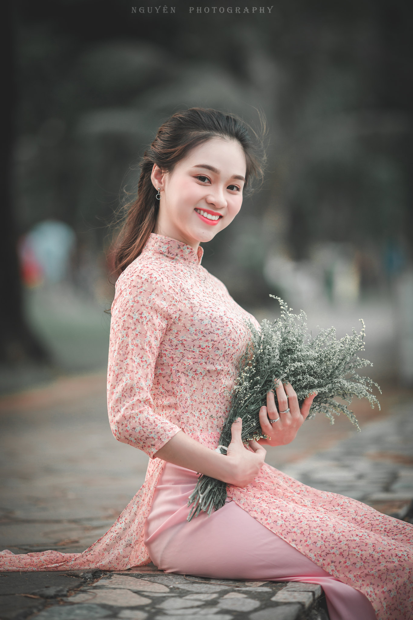 Áo dài họa tiết gái xinh cổ điển [7RE1OH]