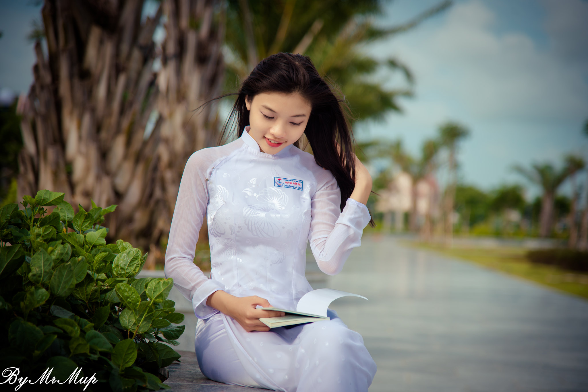 Áo dài trắng ảnh nữ sinh mộc mạc [J8YTRU]