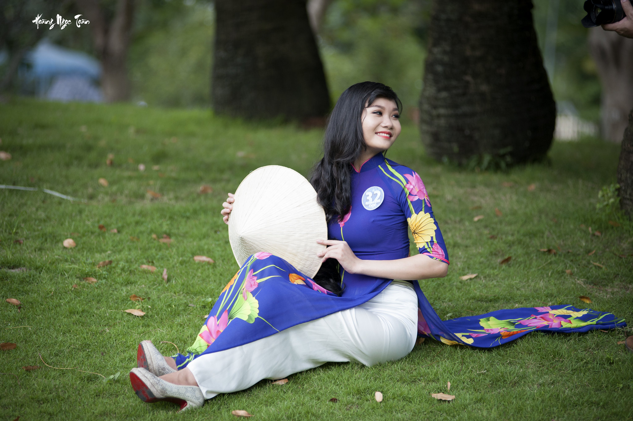 Áo dài xanh áo dài xanh mong manh [VDOOTQ]