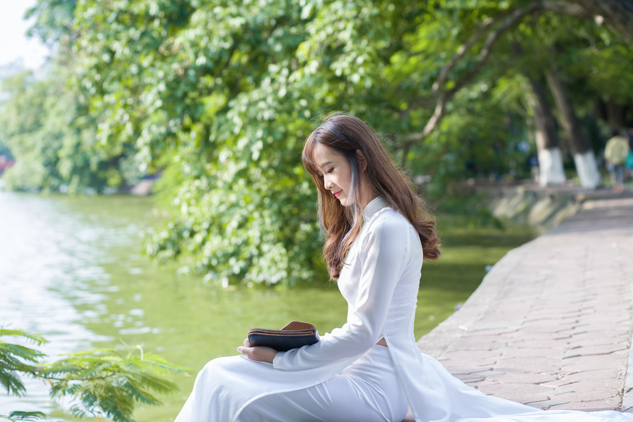 Rạng rỡ áo dài trắng [UECENL]