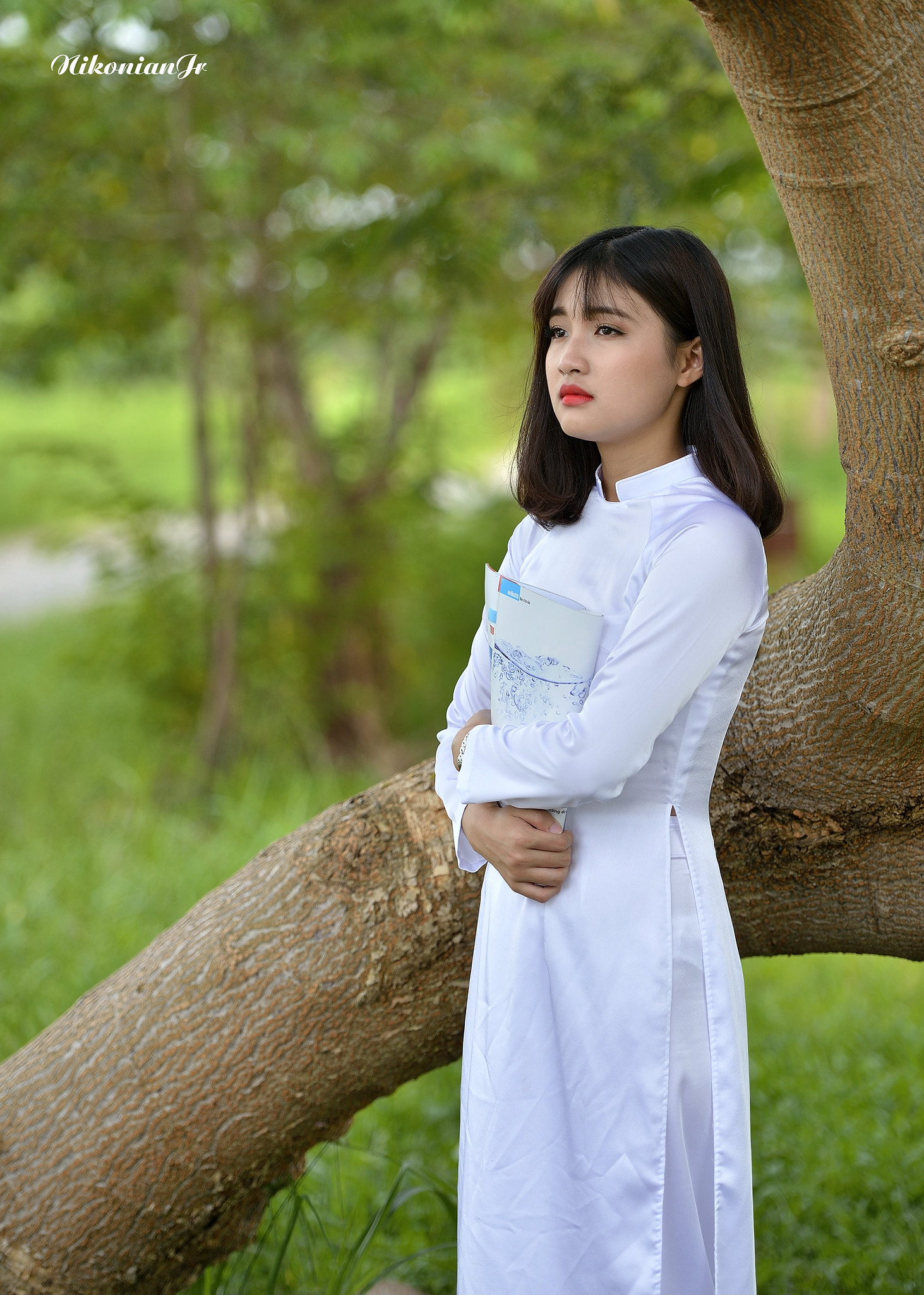 Áo dài trắng nữ sinh hiện đại [CC5Y9D]