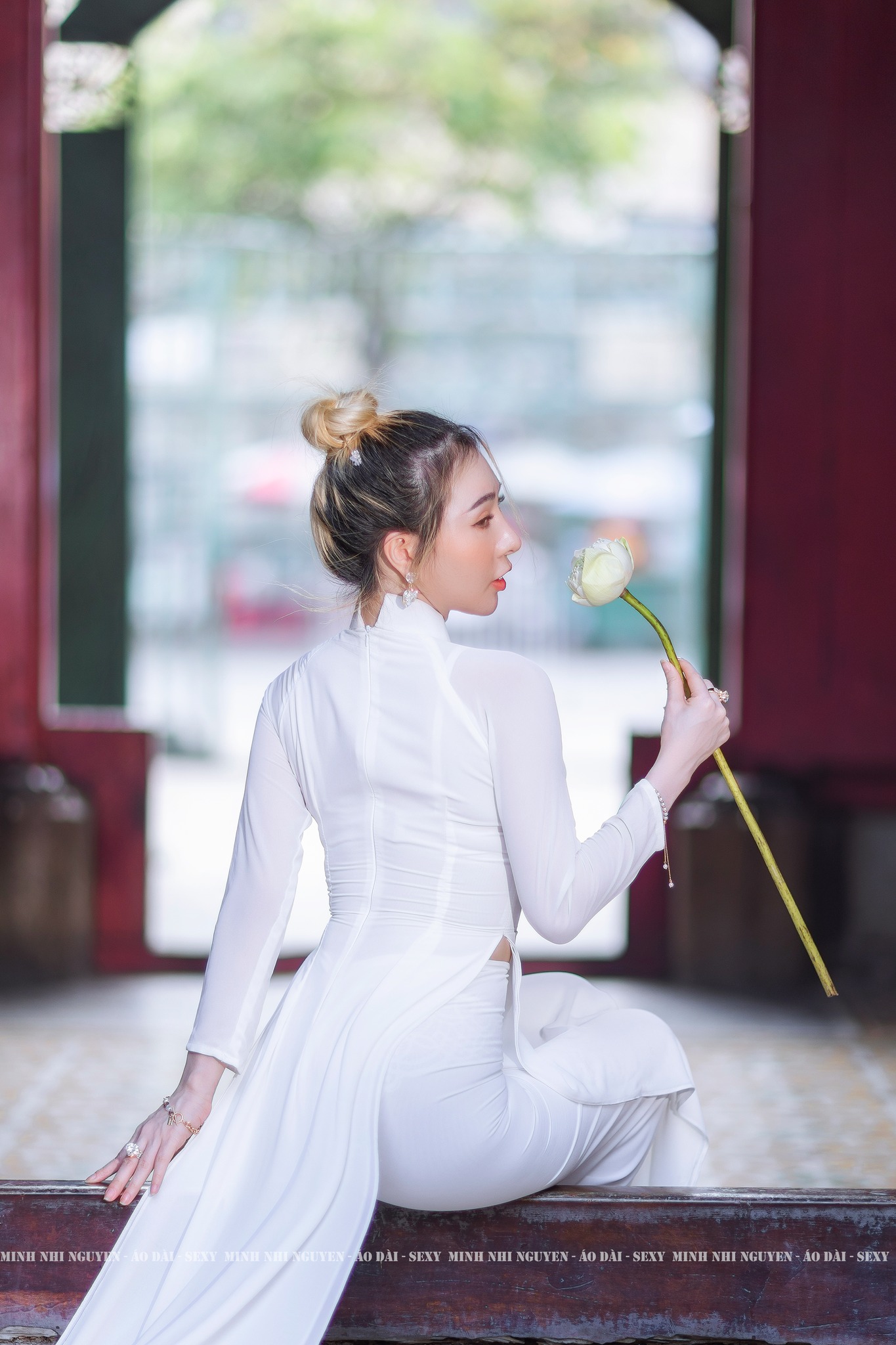 Áo dài trắng nổi bật áo dài trắng [23WGJF]