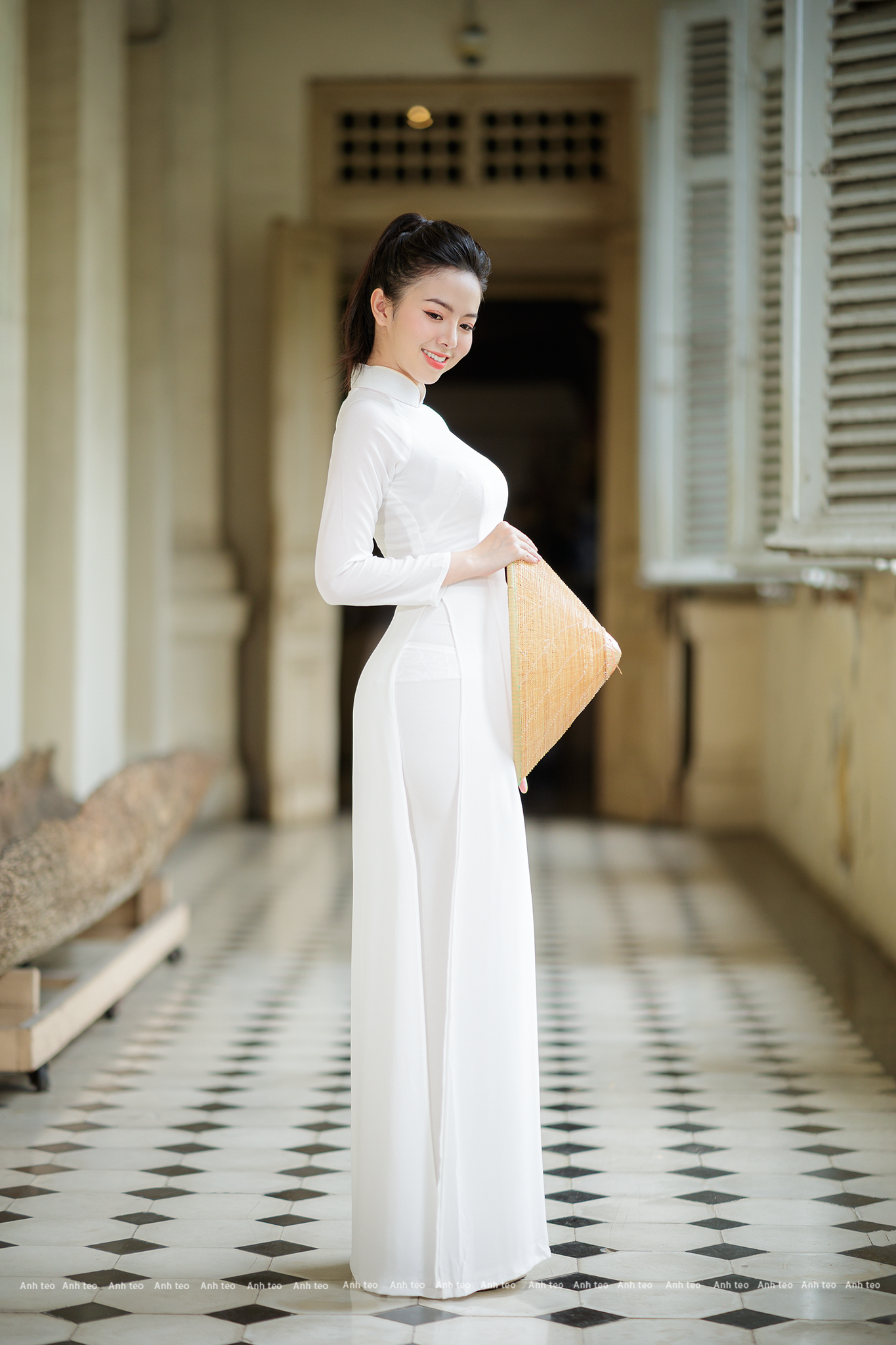 Nhẹ nhàng áo dài trắng nón lá [ZKZIW5]