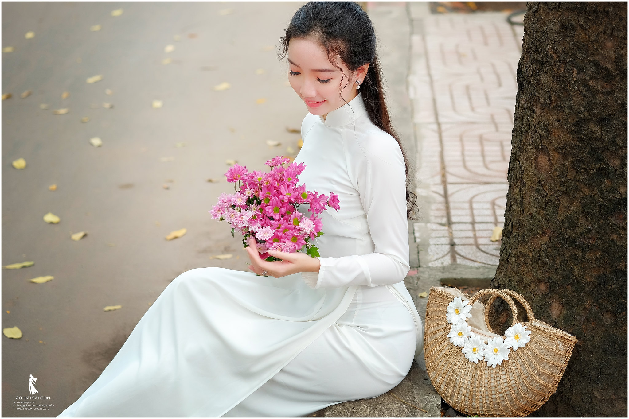Rửa mắt với ảnh áo dài trắng ấn tượng hoa [CSULDJ]