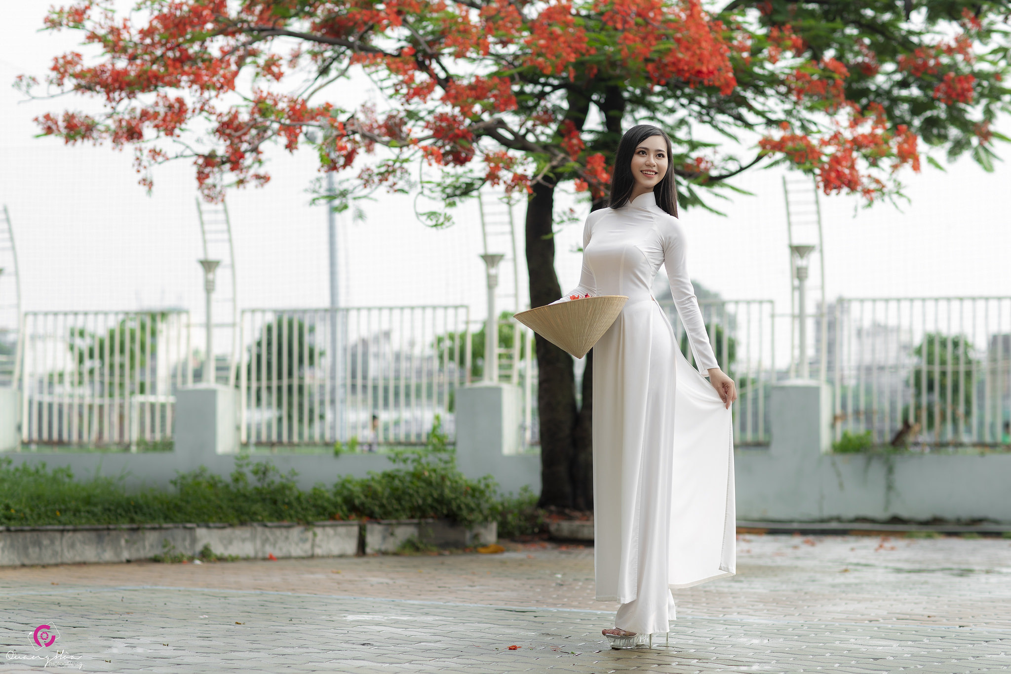 Áo dài trắng mong manh hoa phượng [AG7LNT]