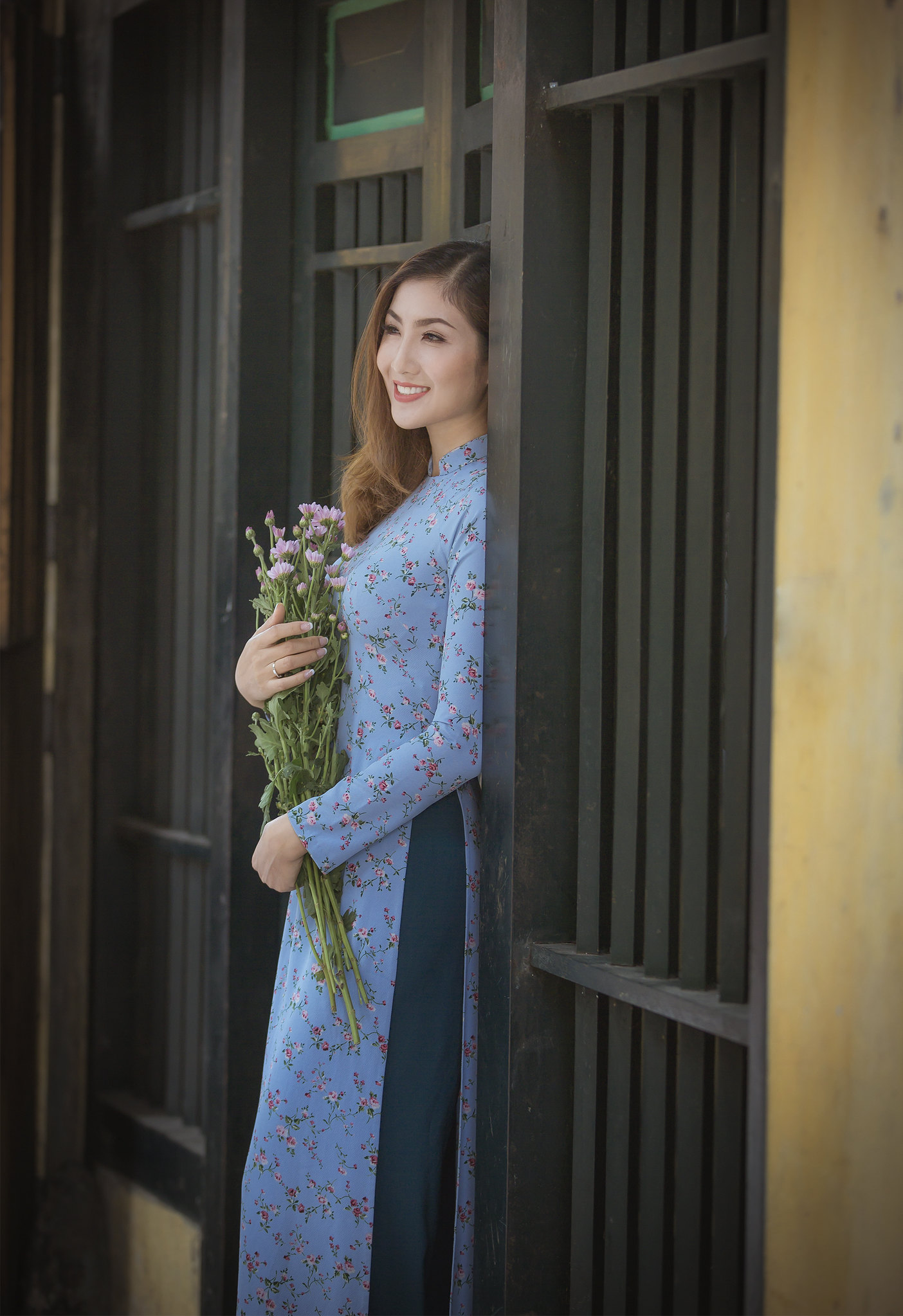 Quý phái áo dài trắng hoa [RYPOSF]