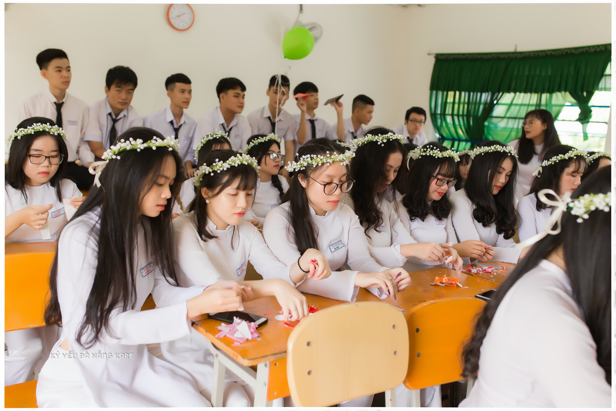 Áo dài trắng sang trọng kỷ yếu [WOGIZF]