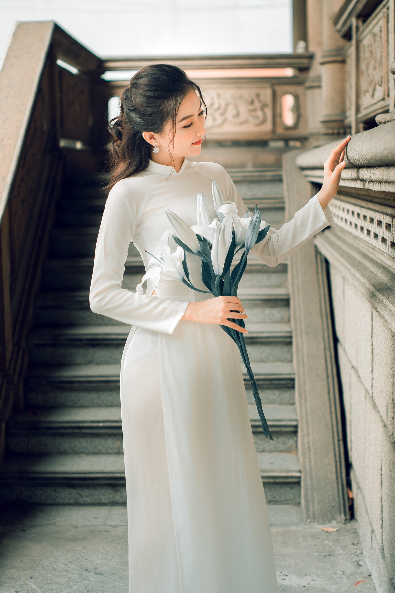 Đằm thắm áo dài trắng lễ chùa [IV6OZC]