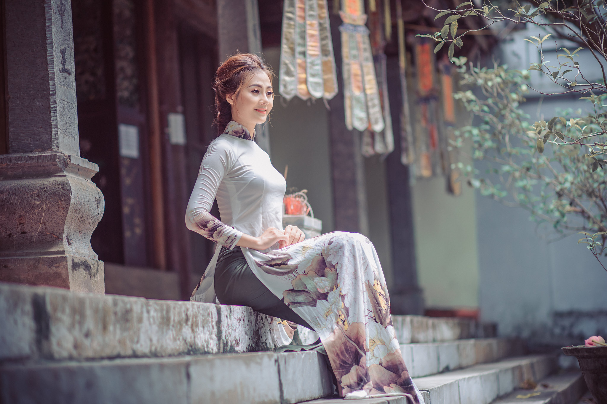 Áo dài trắng ấn tượng [DET3UY]