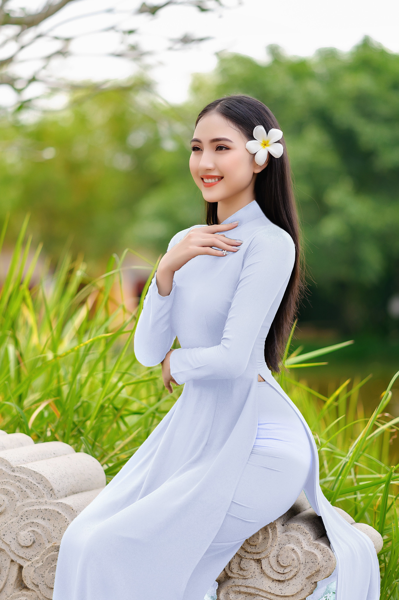 Áo dài trắng hiện đại [BMEEET]
