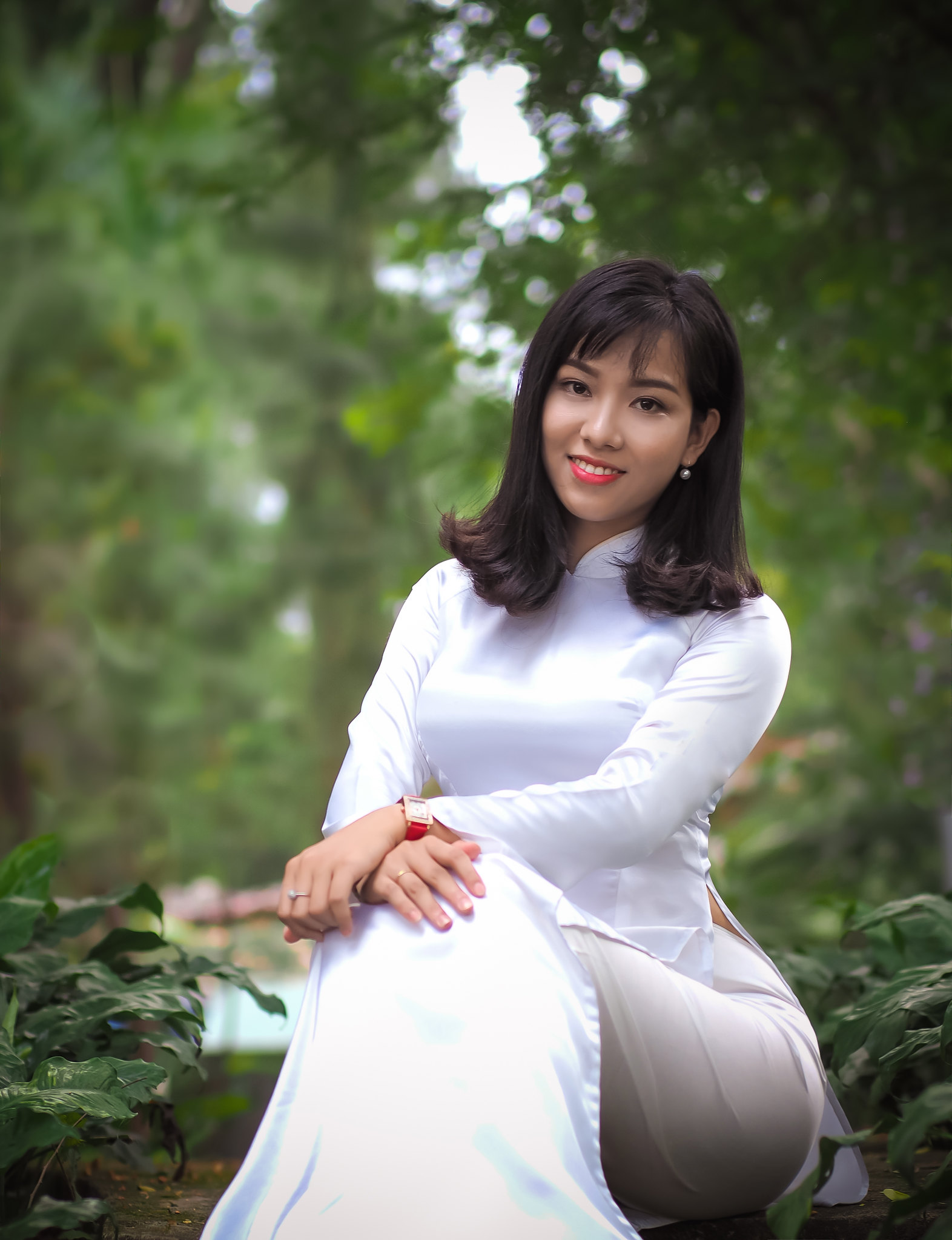 Áo dài trắng thanh tao [AZ8JV0]