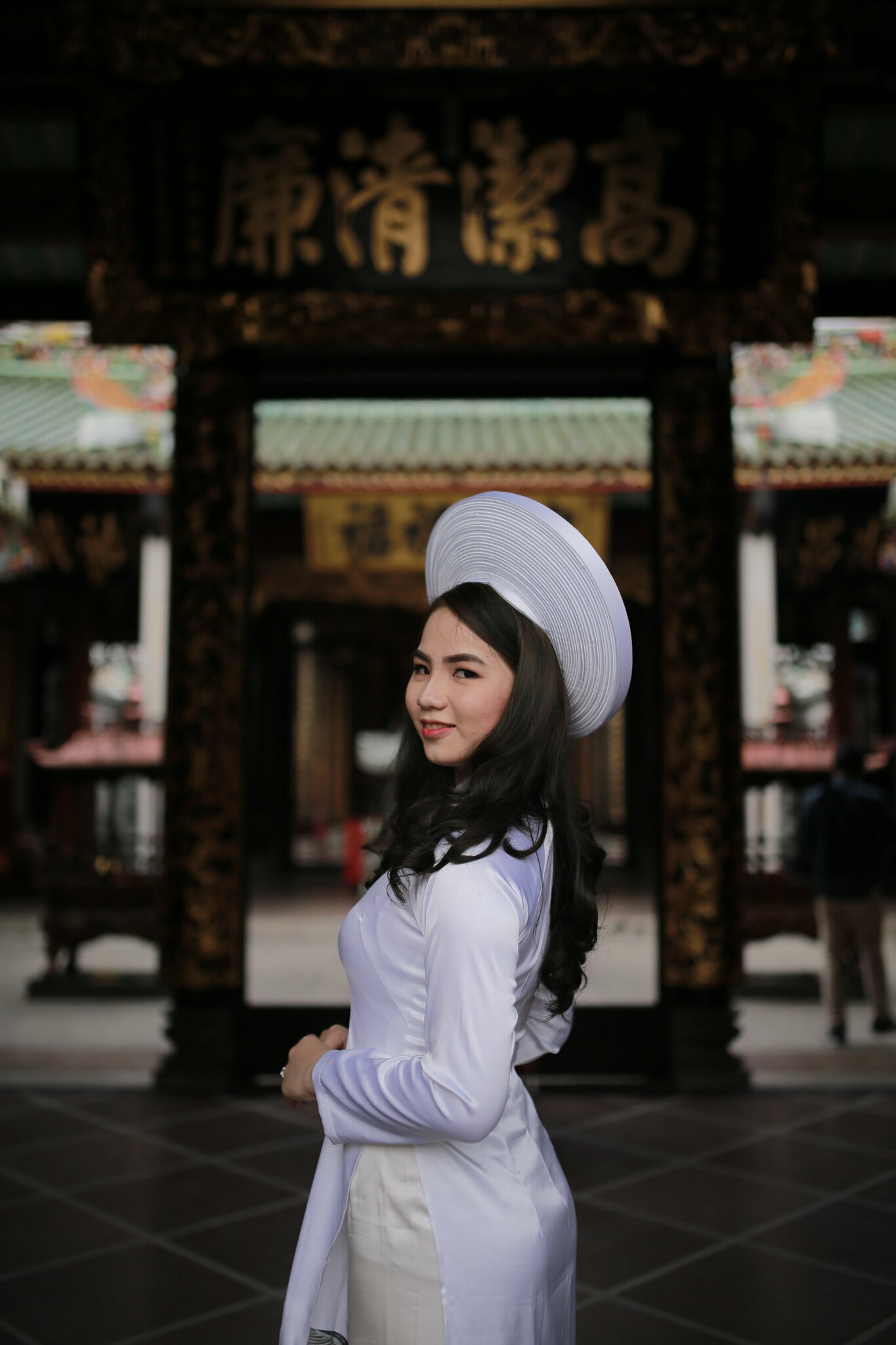 Áo dài khăn đóng duyên dáng cổ kính [FO9VMK]