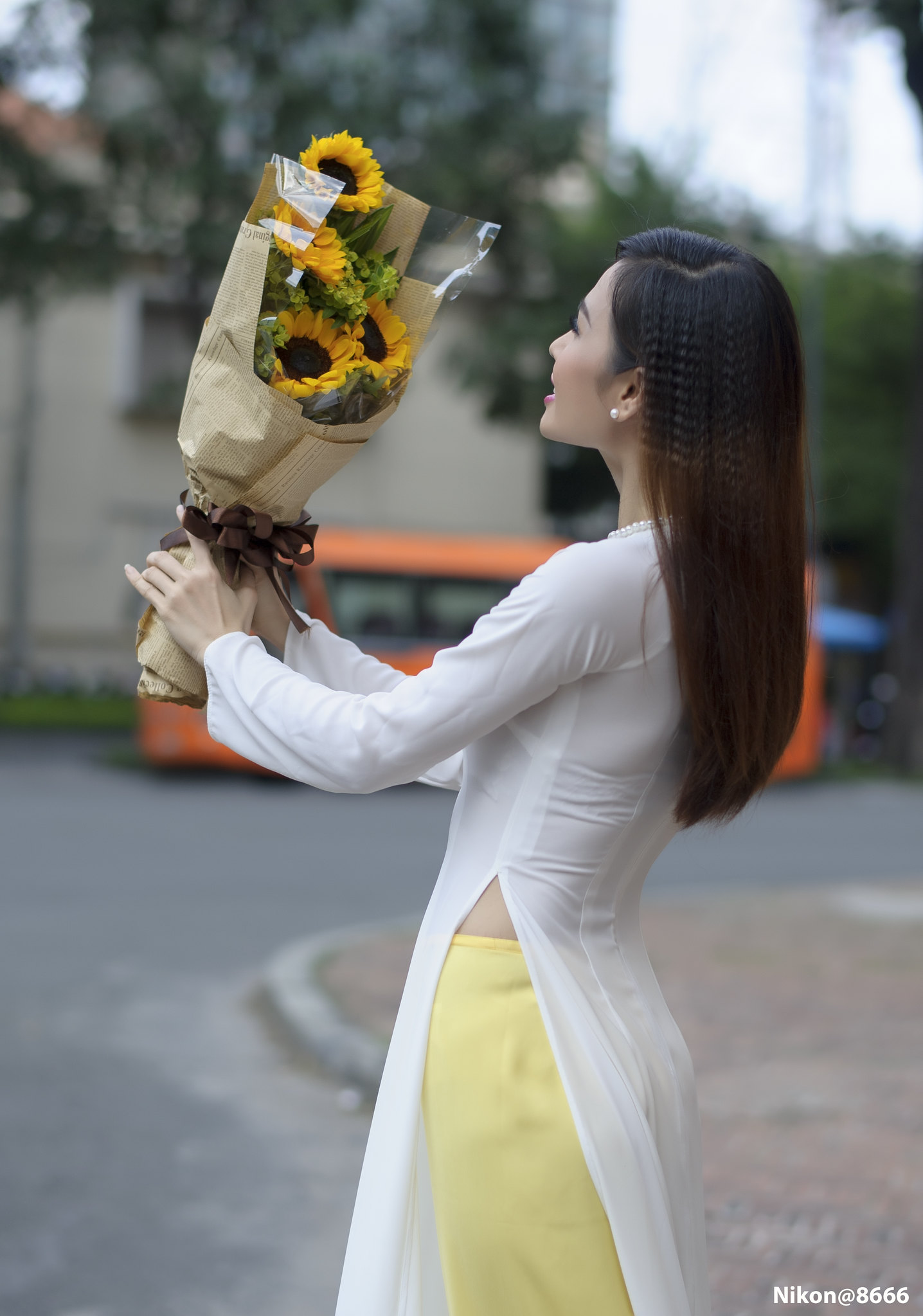 Áo dài trắng hoa duyên thầm [B5UTGV]