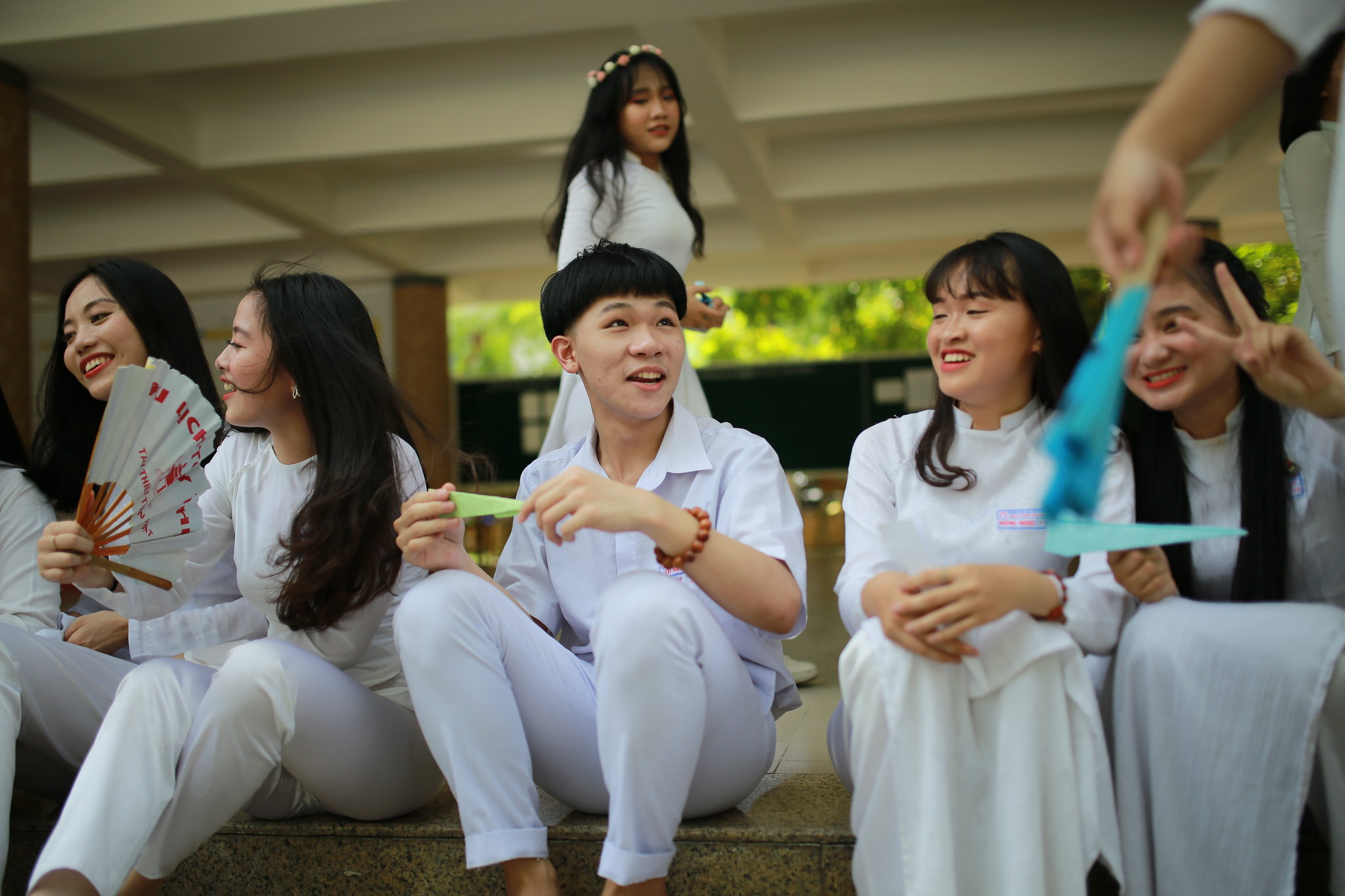 Áo dài trắng sân trường cuốn hút [4FWRHS]