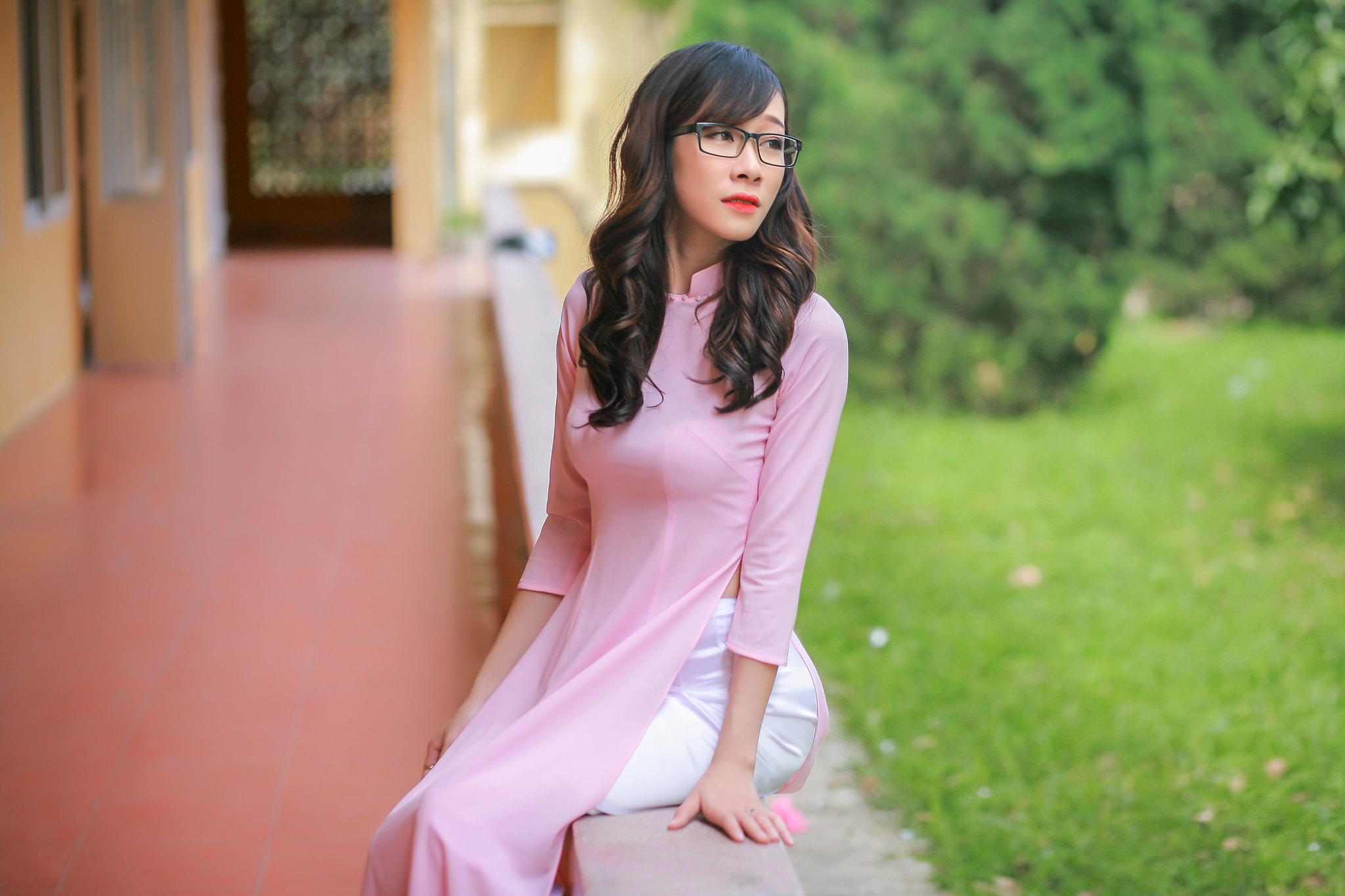 Áo dài hồng duyên thầm mắt kính [VLDFII]