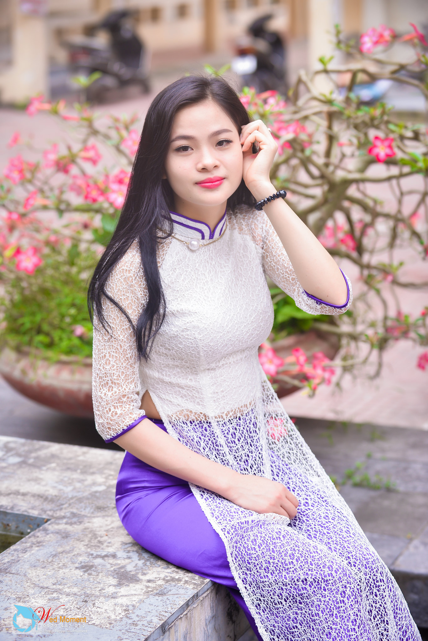 Người đẹp áo dài trắng đậm chất Việt hoa [X0X4XF]