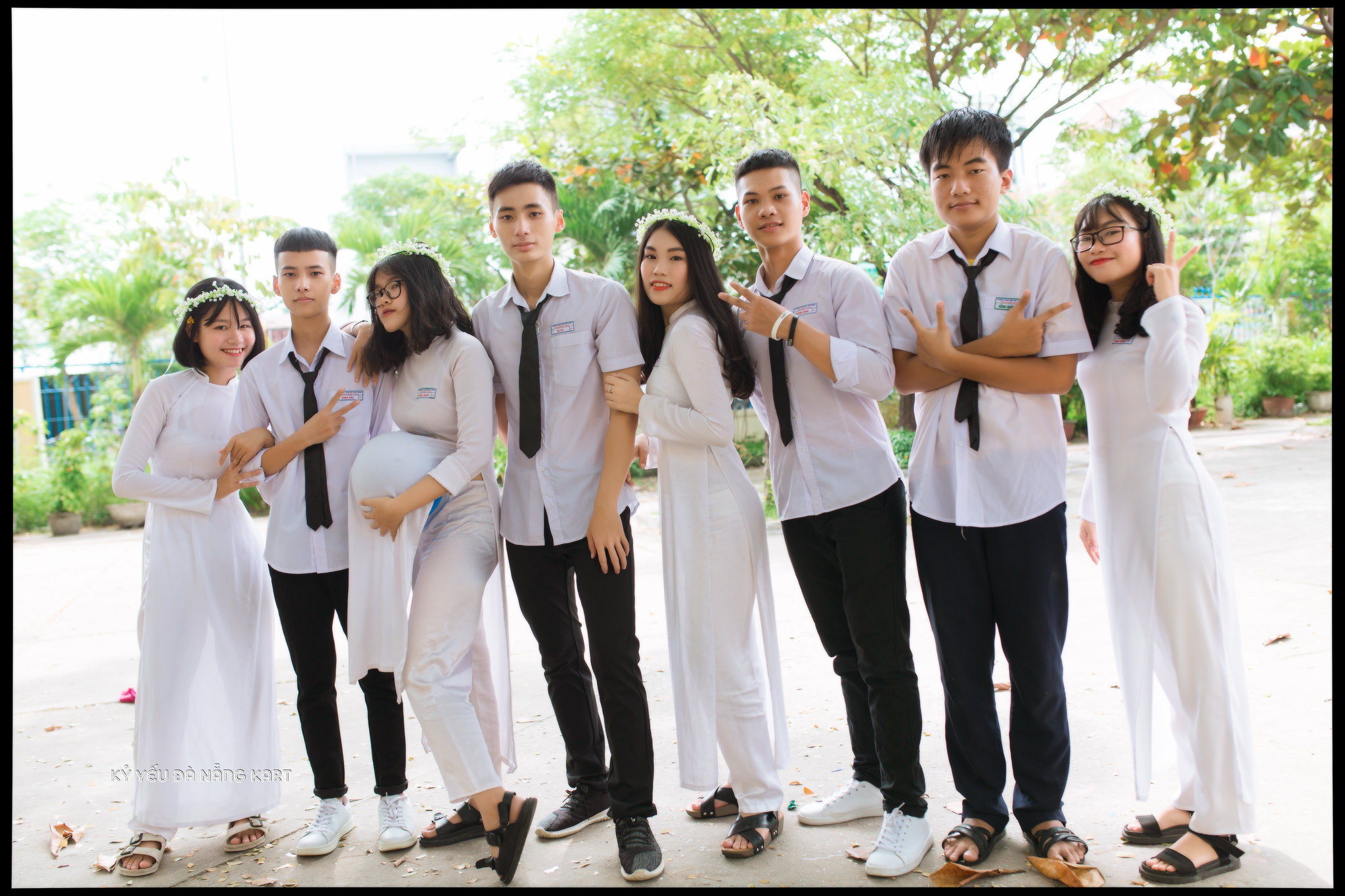 Truyền thống áo dài trắng hài hòa kỷ yếu [VZUBHY]