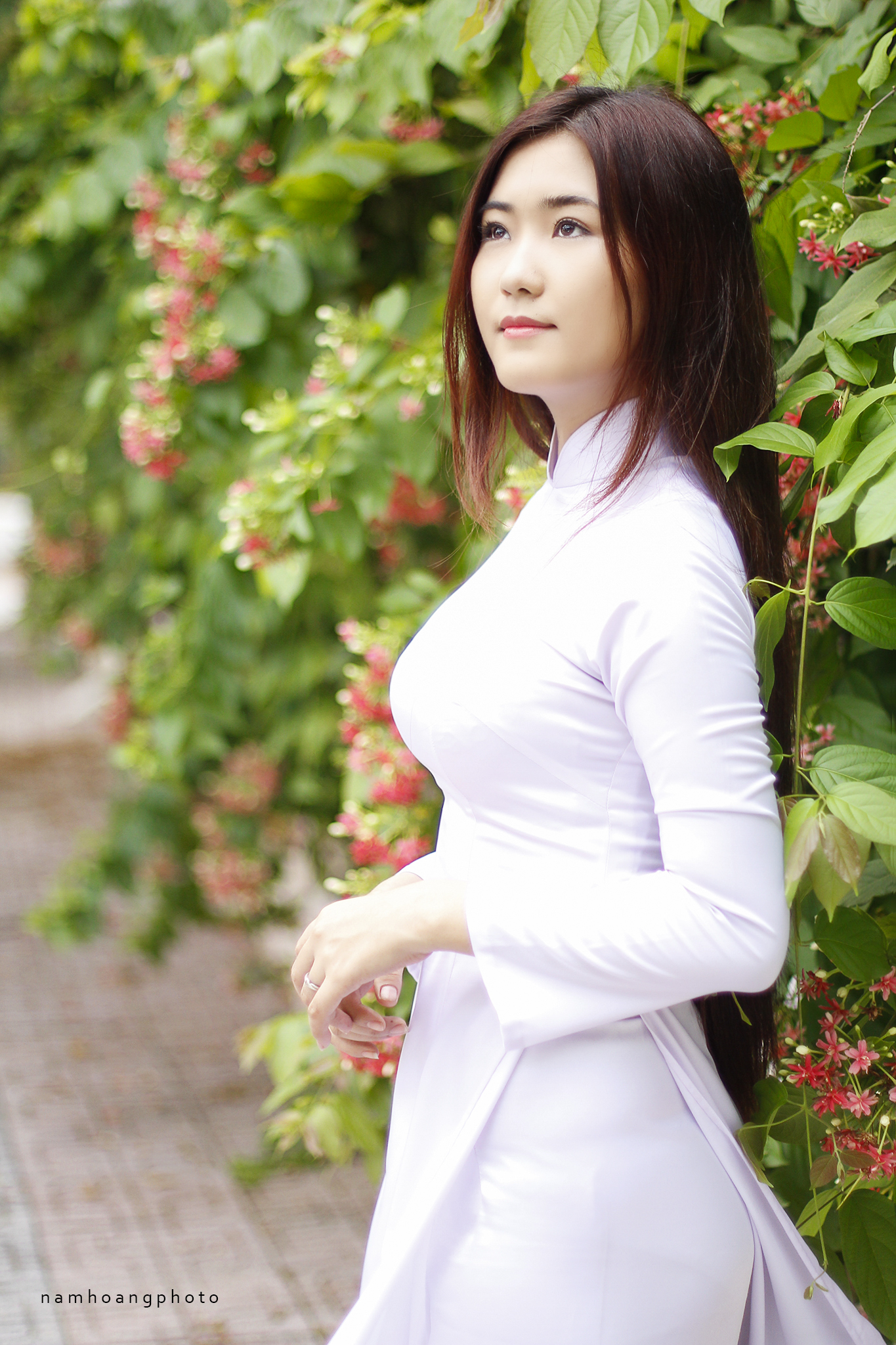 Áo dài trắng kiêu sa nữ sinh [B74ERT]