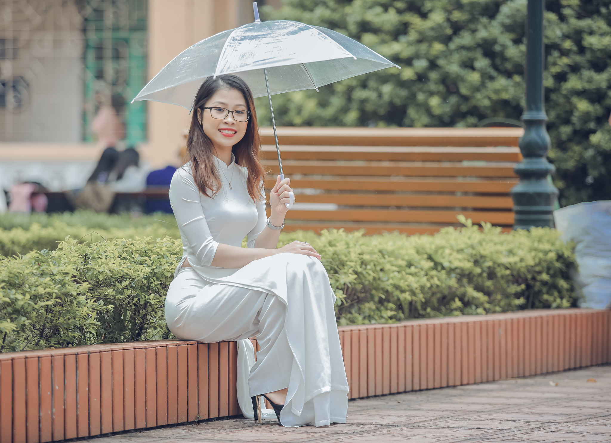Cuốn hút áo dài trắng hoa [HPRUSL]