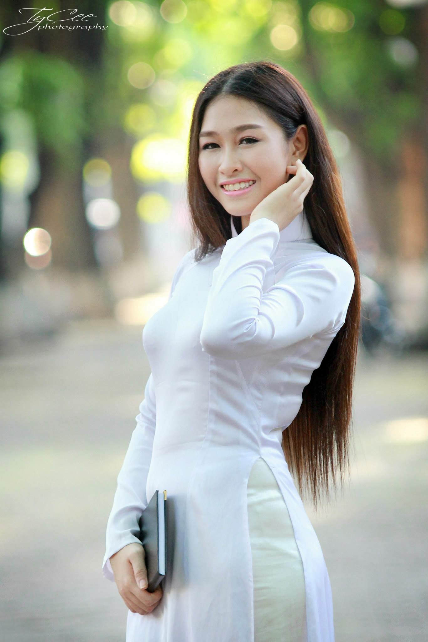Áo dài trắng nữ sinh nữ tính [RQISH2]