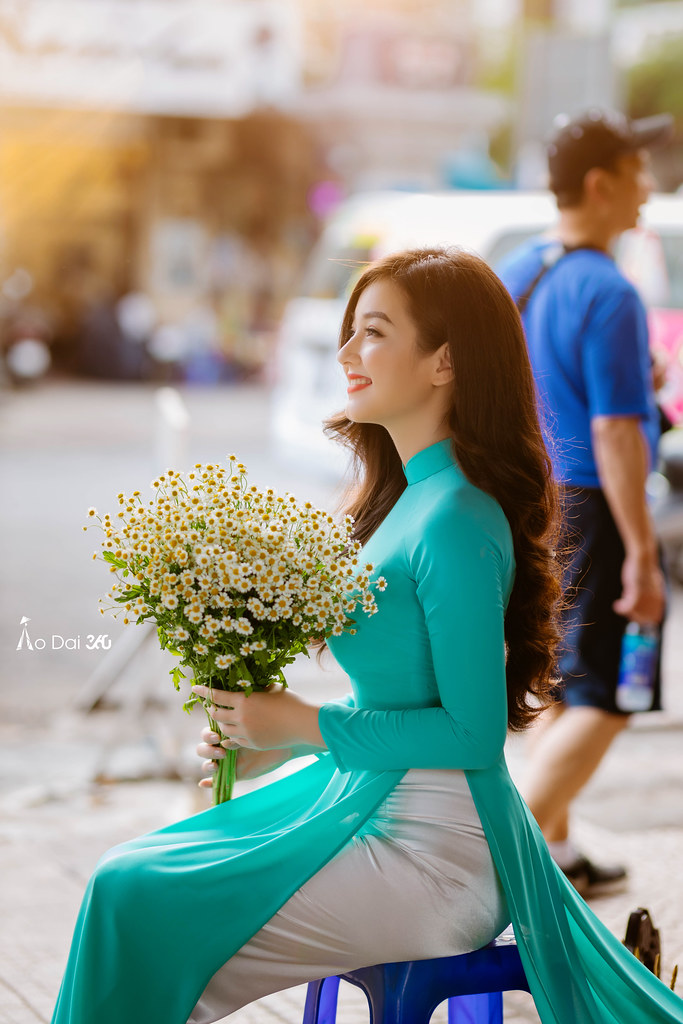 Nền nã áo dài xanh hoa [MDINRT]