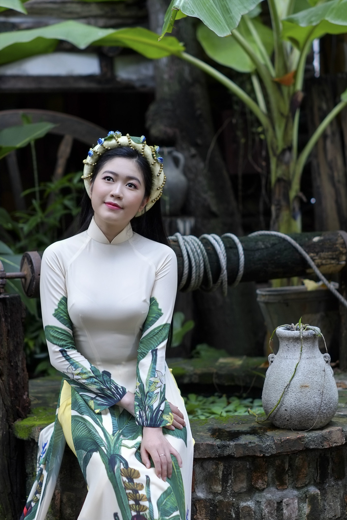 Áo dài họa tiết nền nã nuột [FCXF9R]
