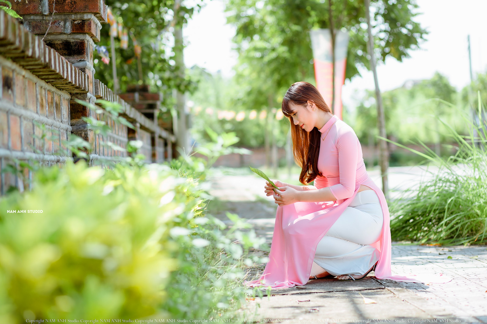 Nữ nhân áo dài trắng quý phái [YVHDFV]