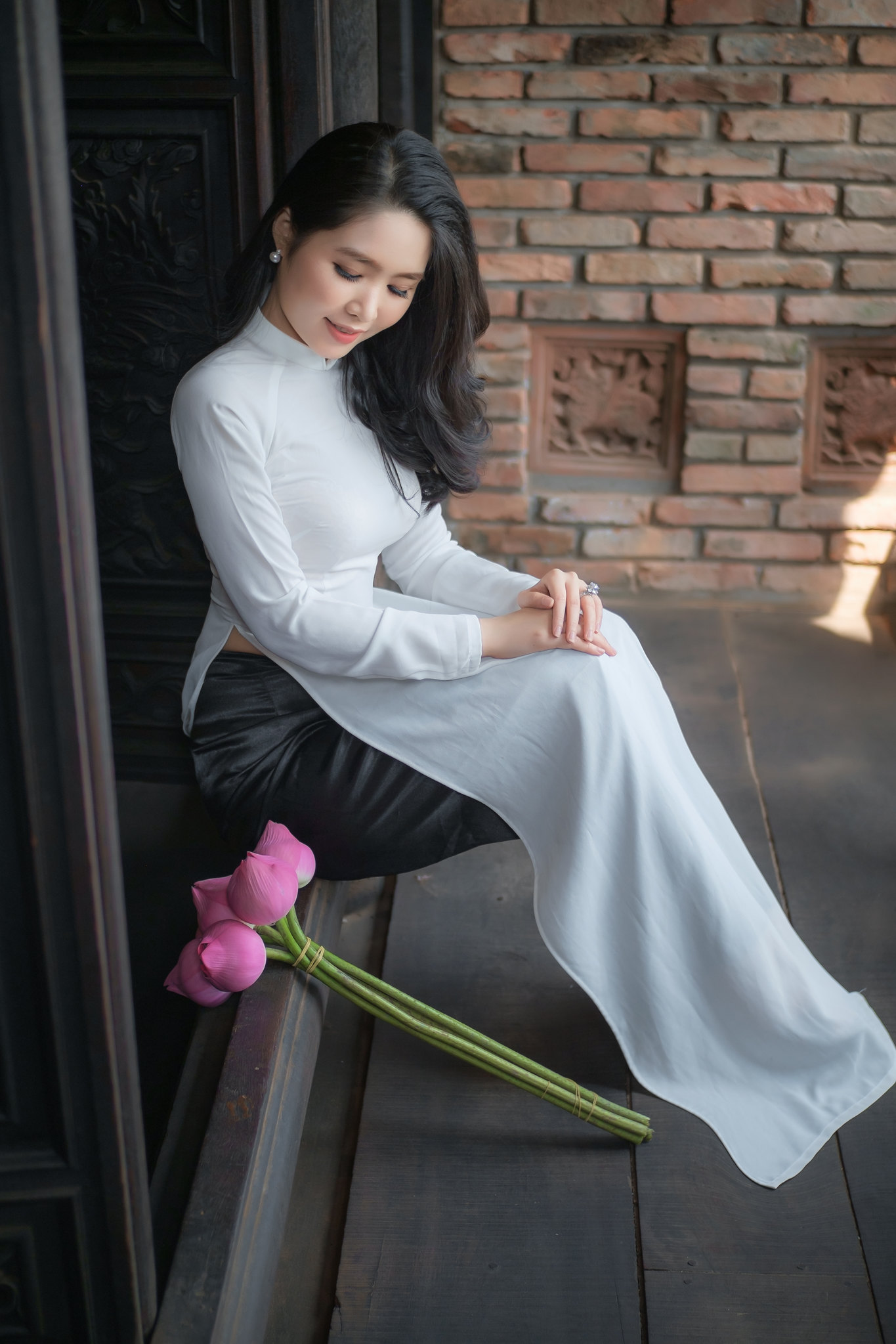 Gái xinh áo dài trắng mong manh cổ kính [CFMRYP]