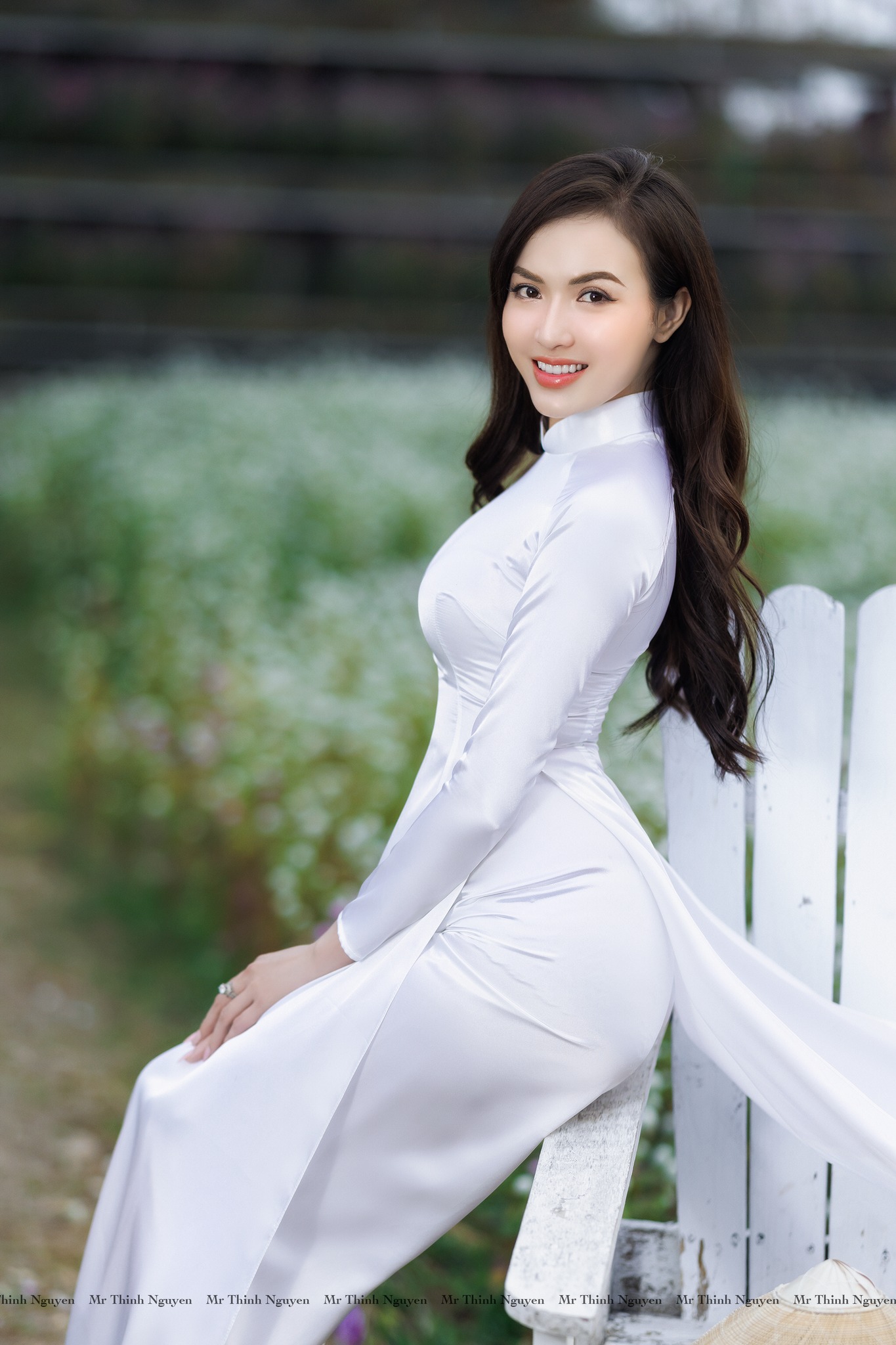 Thanh thoát áo dài trắng [8DZH17]