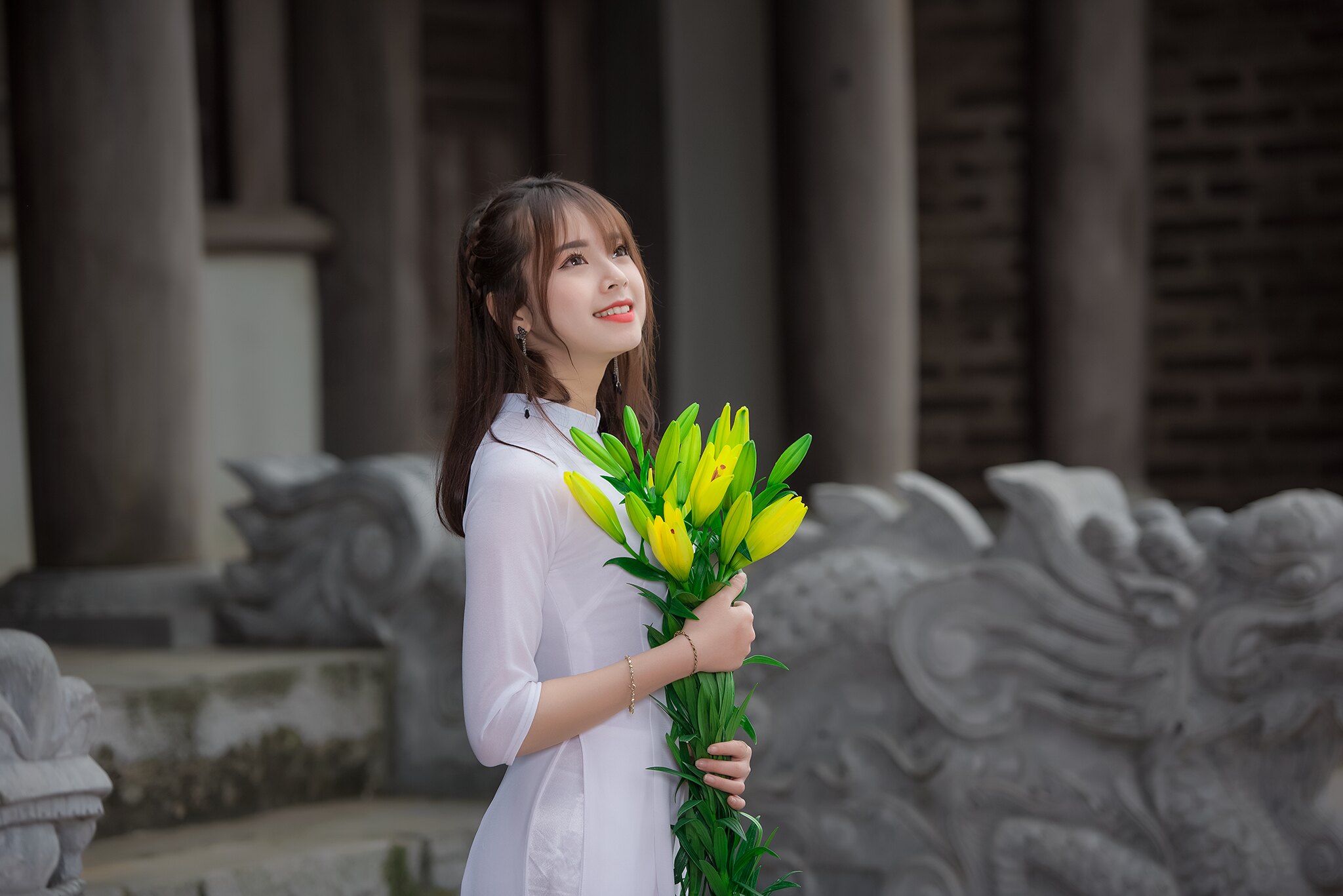 Áo dài trắng lễ chùa mộc mạc [NP2LW1]