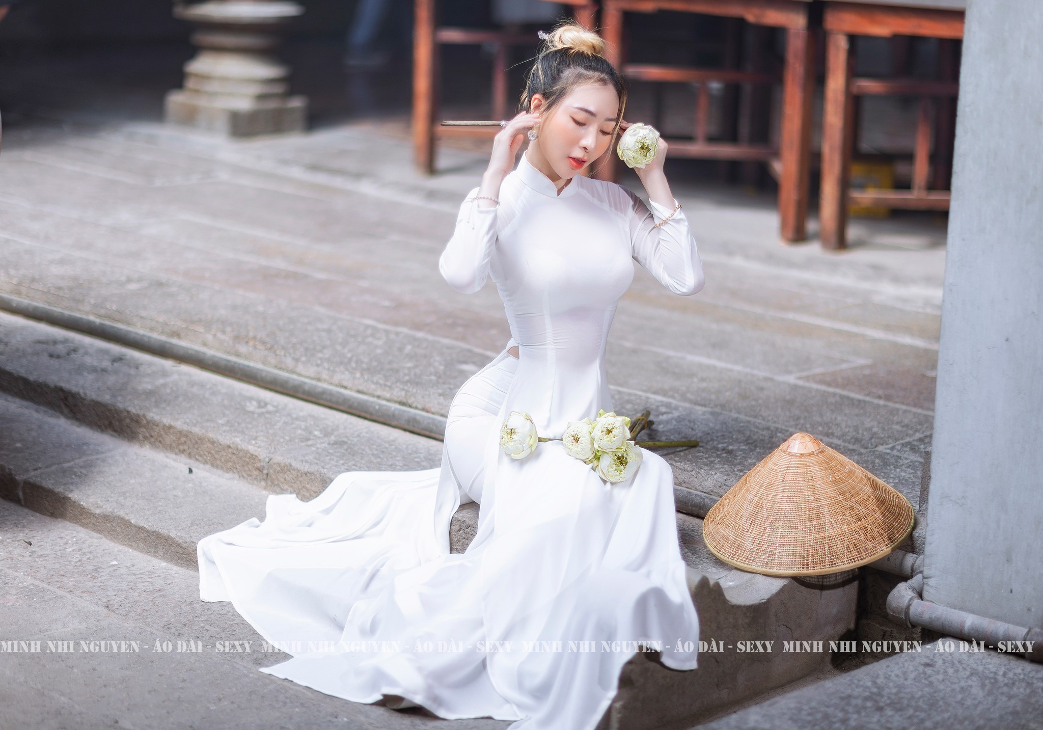 Người đẹp áo dài trắng tinh khôi [YW89DZ]