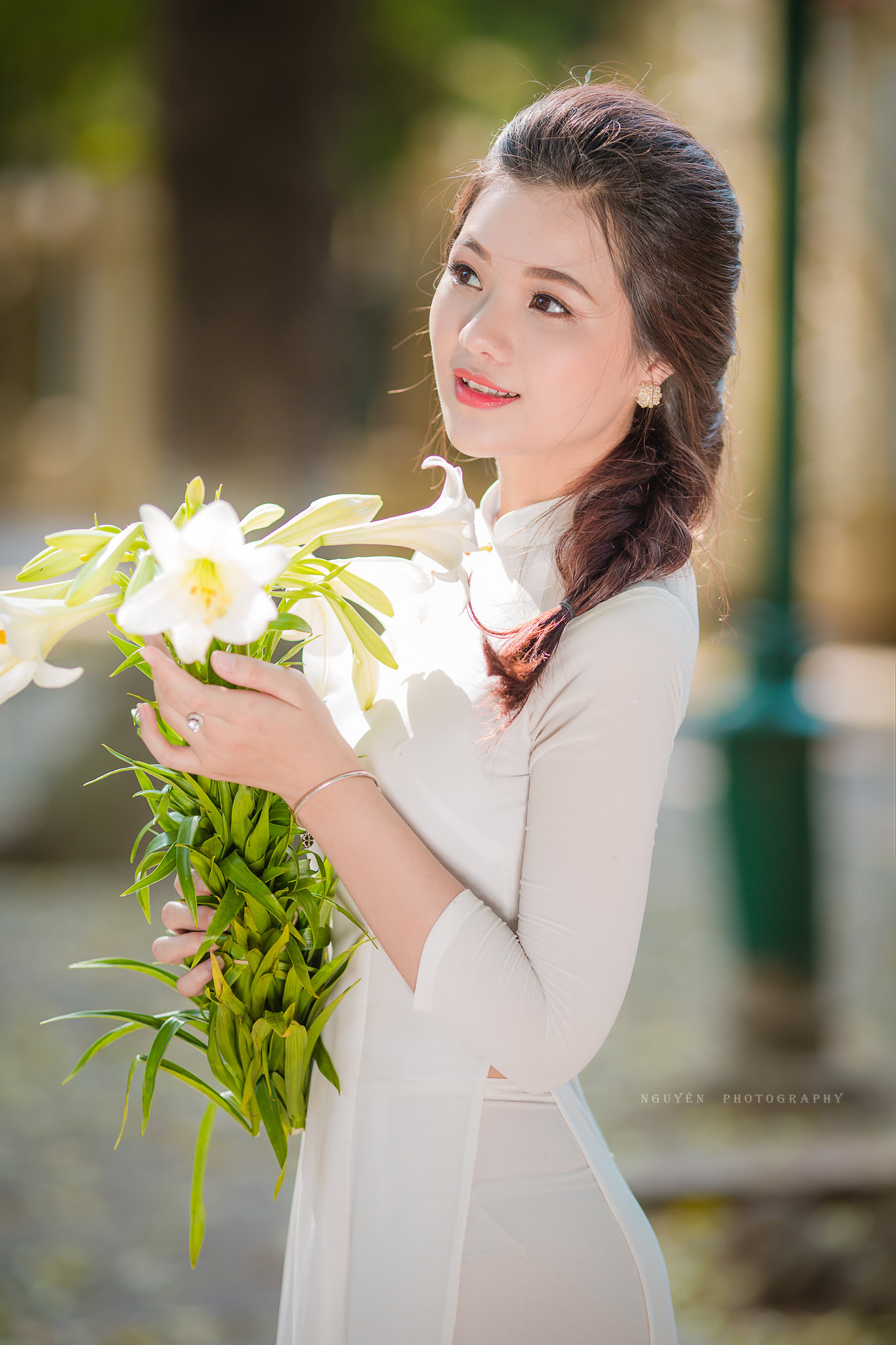 Áo dài trắng tinh khôi cuốn hút [GVB5KD]