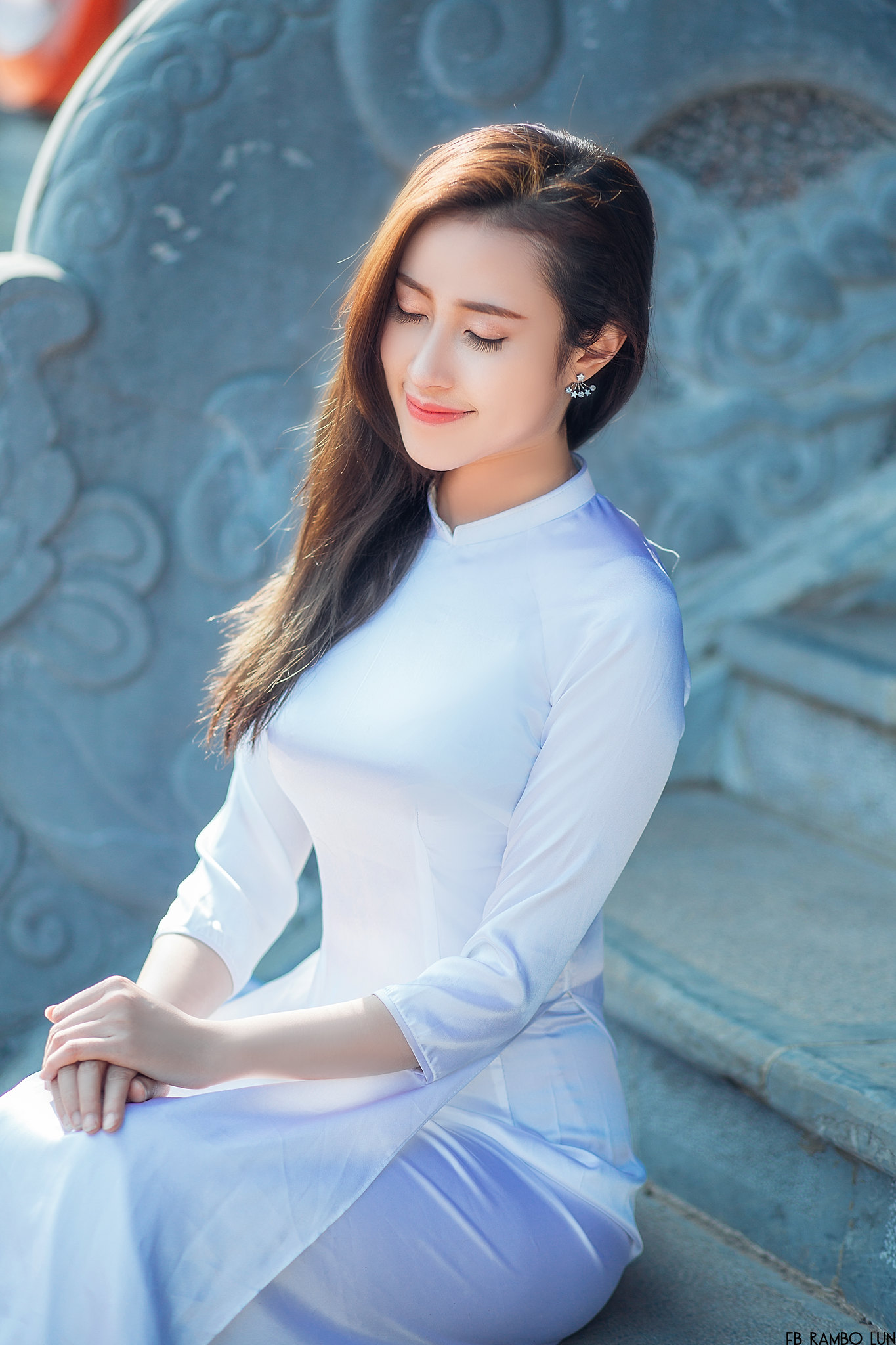 Áo dài trắng tinh tế tinh khôi [2GQBQN]
