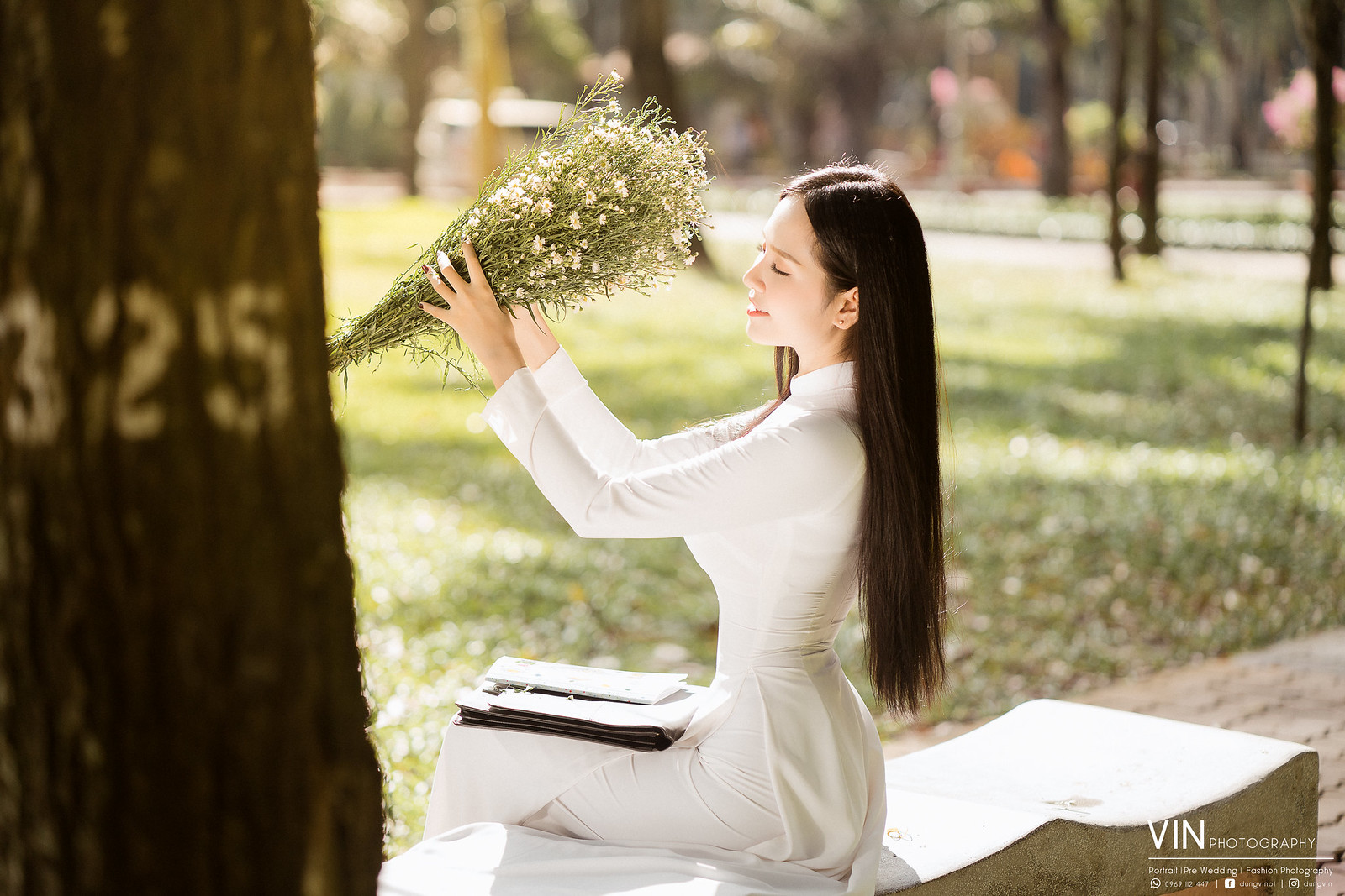 Áo dài trắng vẻ đẹp hoa hút hồn [MXOCWC]