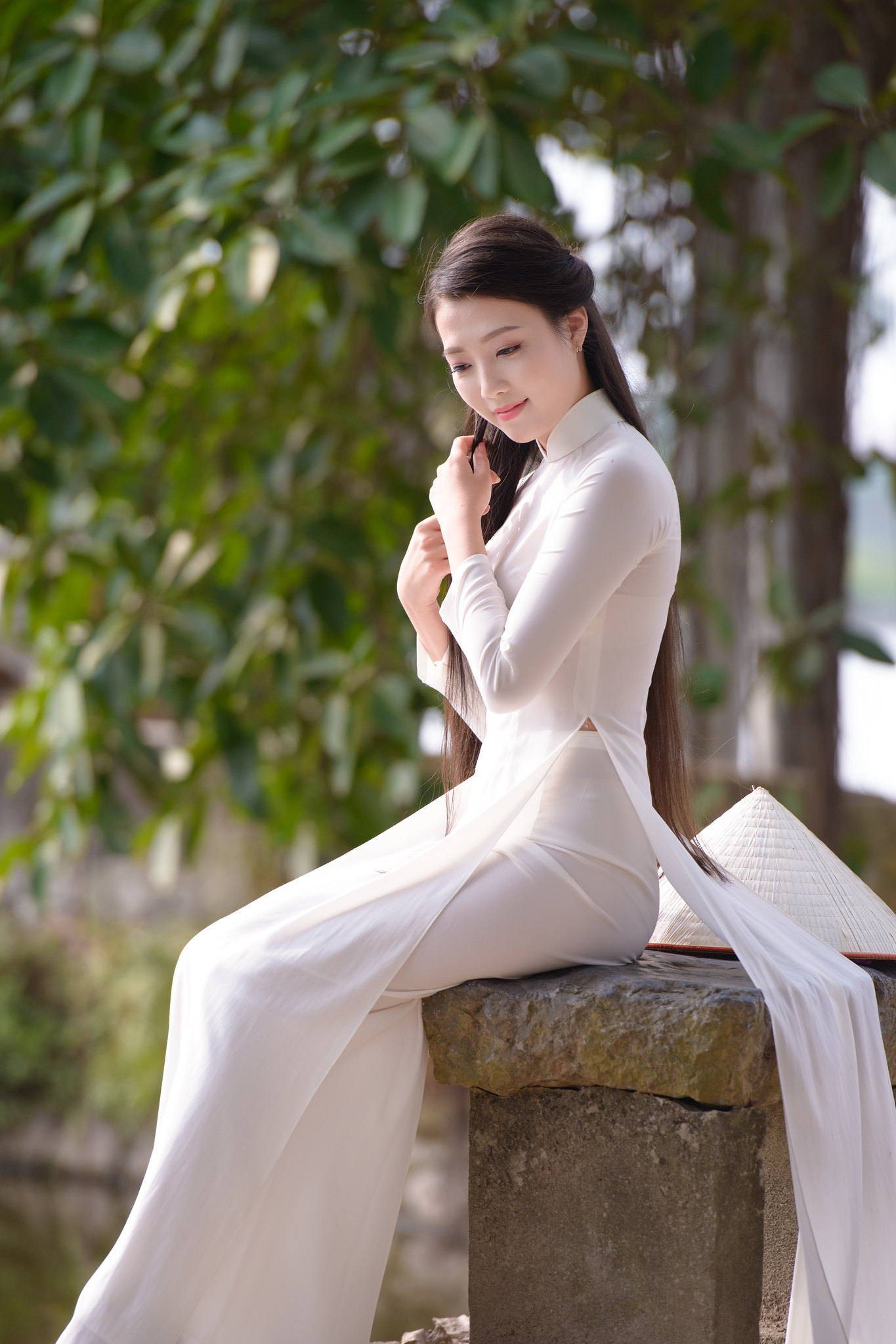 Thướt tha áo dài trắng [ORYVBO]