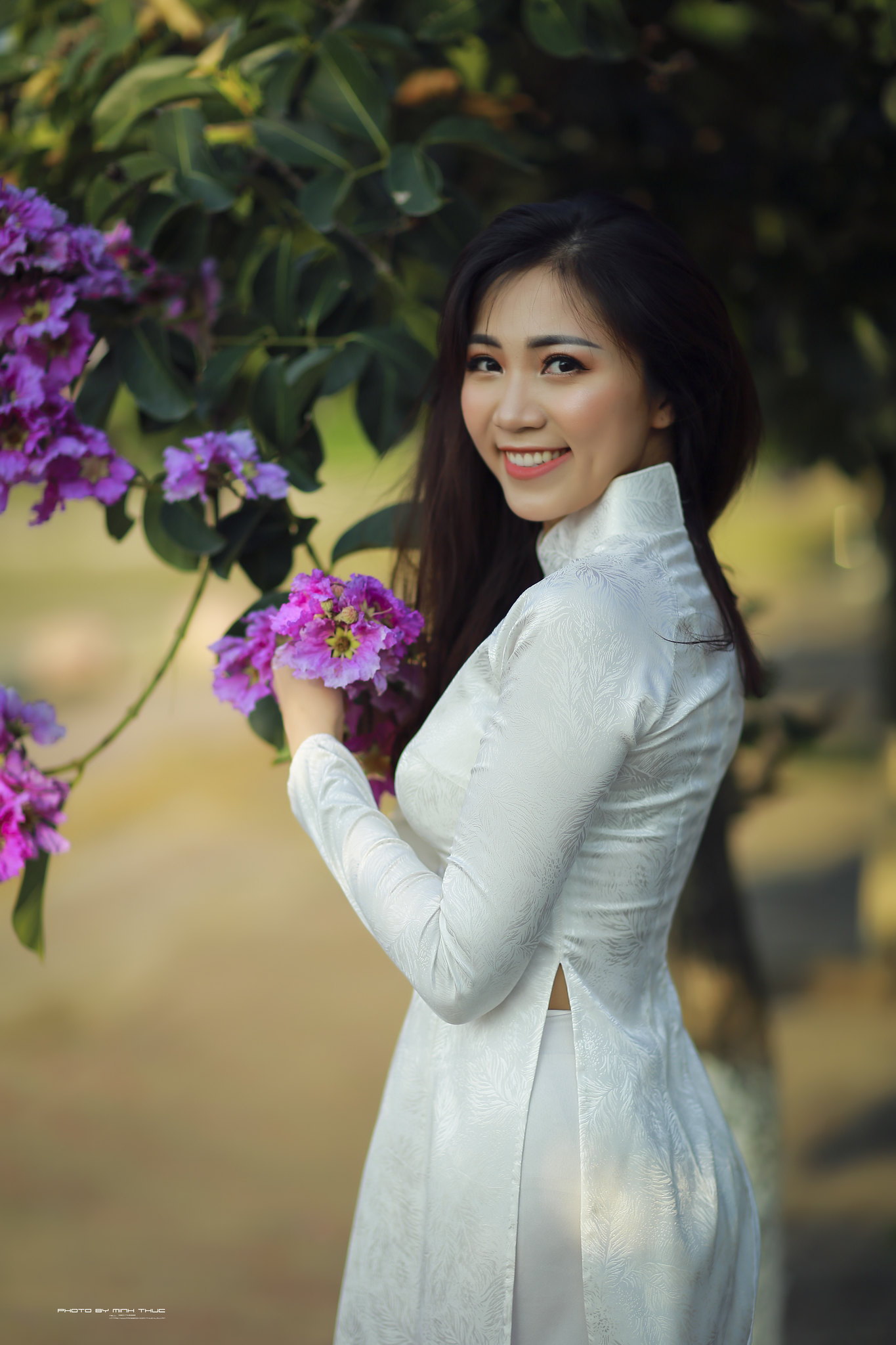 Hình ảnh áo dài trắng hài hòa áo dài trắng [UWWKDY]