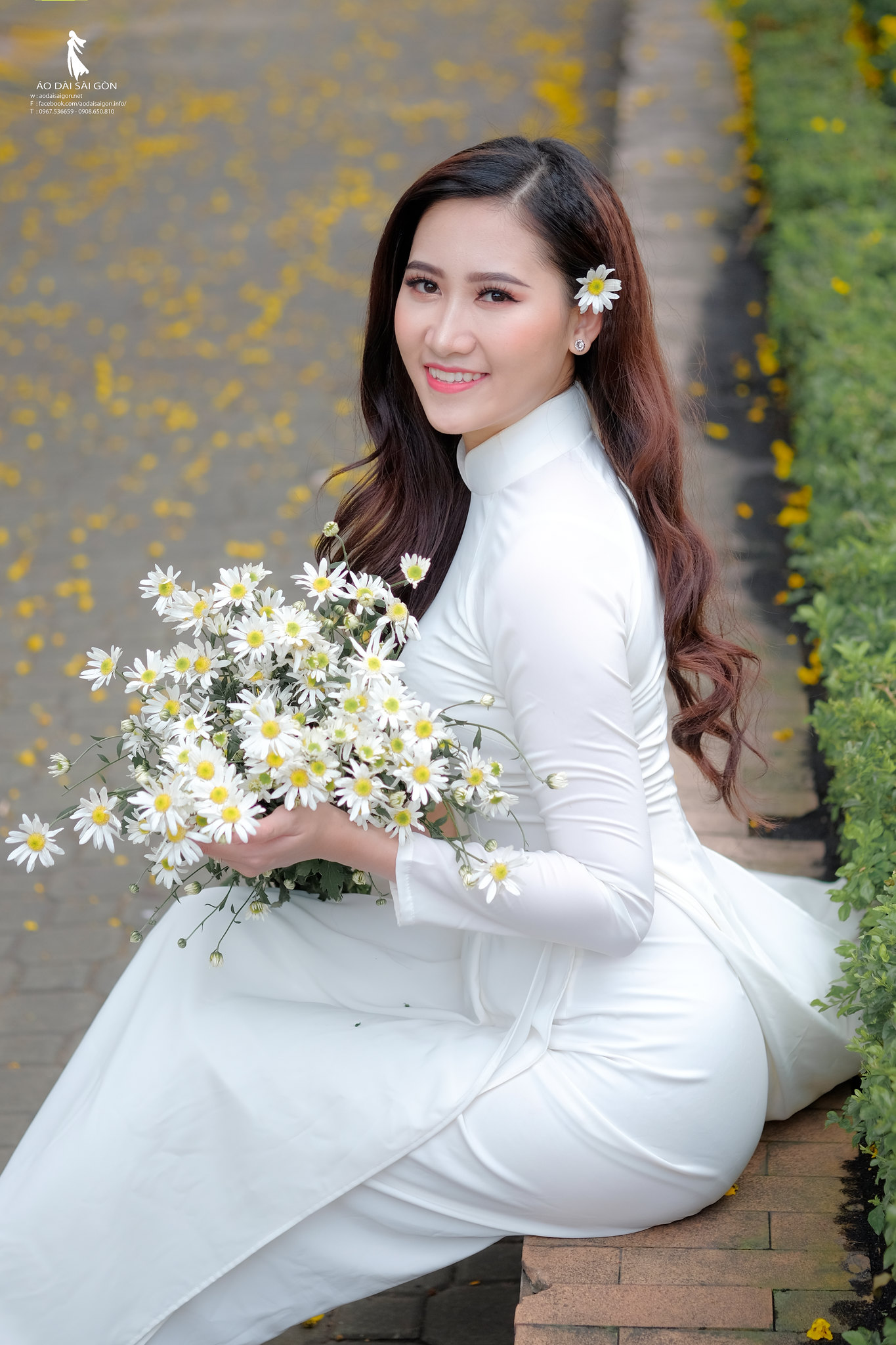 Áo dài trắng tinh khôi hoa [SOCOQH]