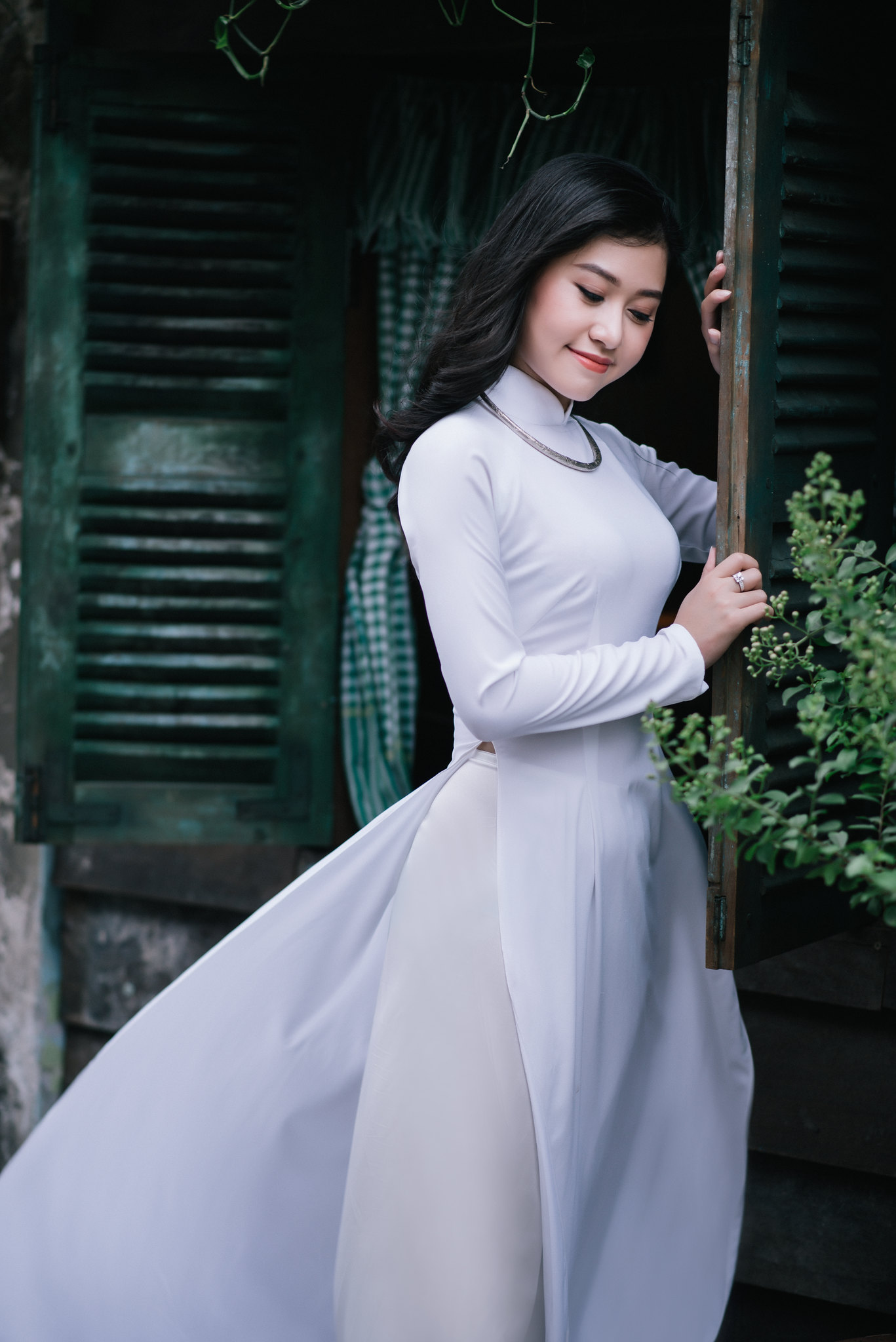 Áo dài trắng người đẹp tinh khôi tinh khôi [NQVOOC]